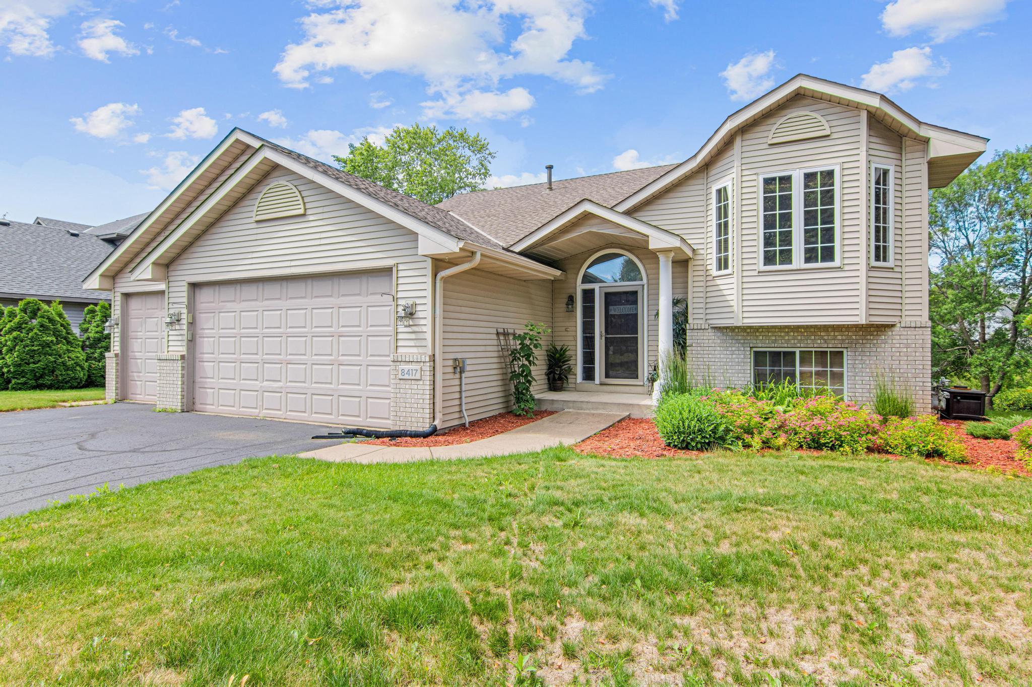 View of Residential at 8417 Ashford Road, Woodbury MN 55125, Woodbury (23 of 30) - Mike Wilen | Minnesota Team Real Estate