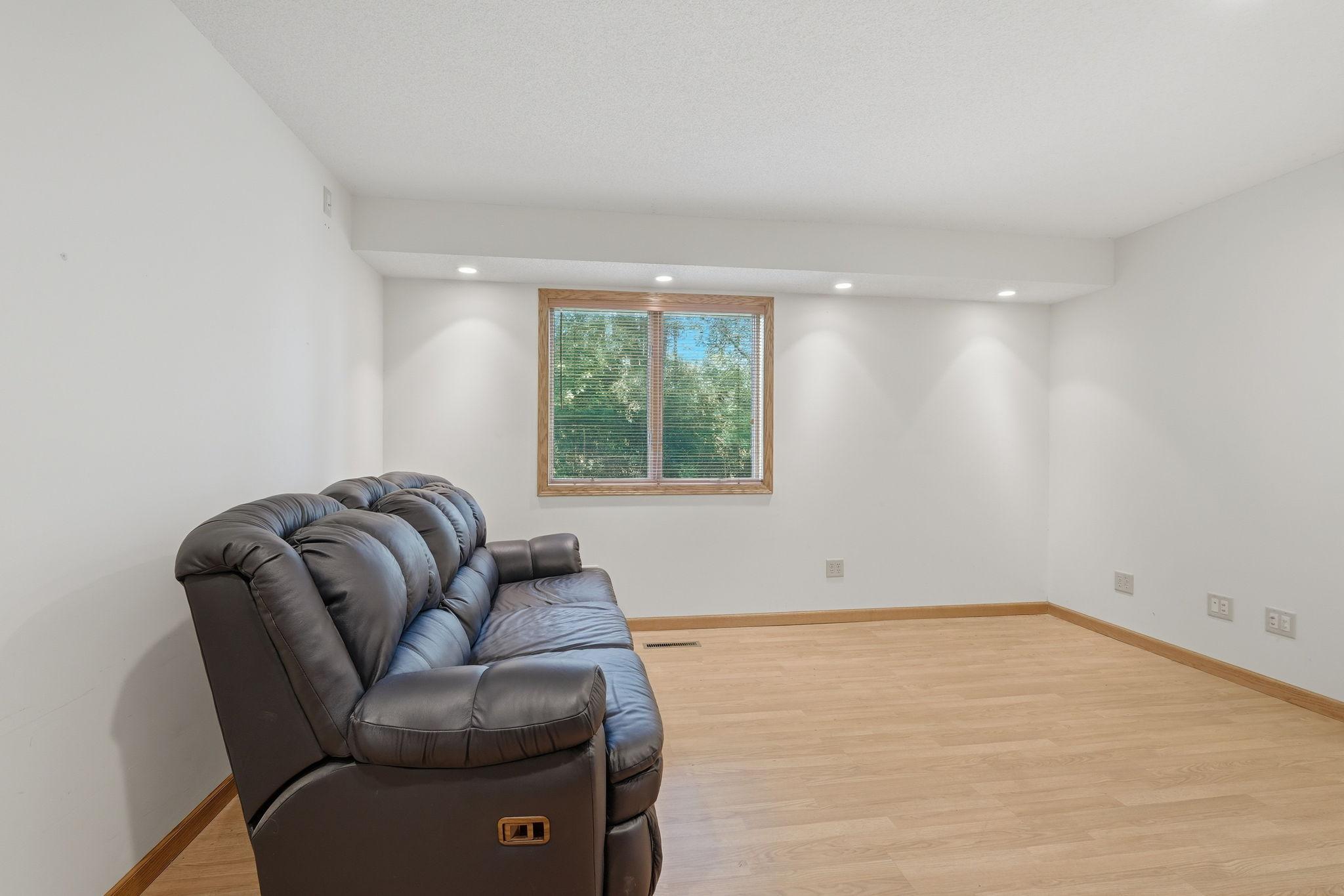 View of Residential at 1835 63rd Street, Inver Grove Heights MN 55077, Inver Grove Heights (22 of 28) - Mike Wilen | Minnesota Team Real Estate