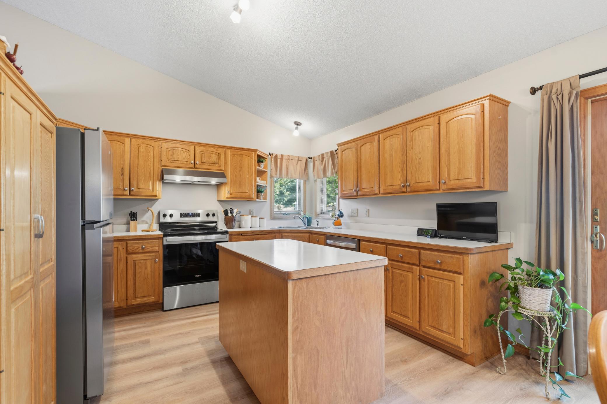 View of Residential at 2537 Southcrest Avenue, Maplewood MN 55119, Maplewood (18 of 46) - Mike Wilen | Minnesota Team Real Estate