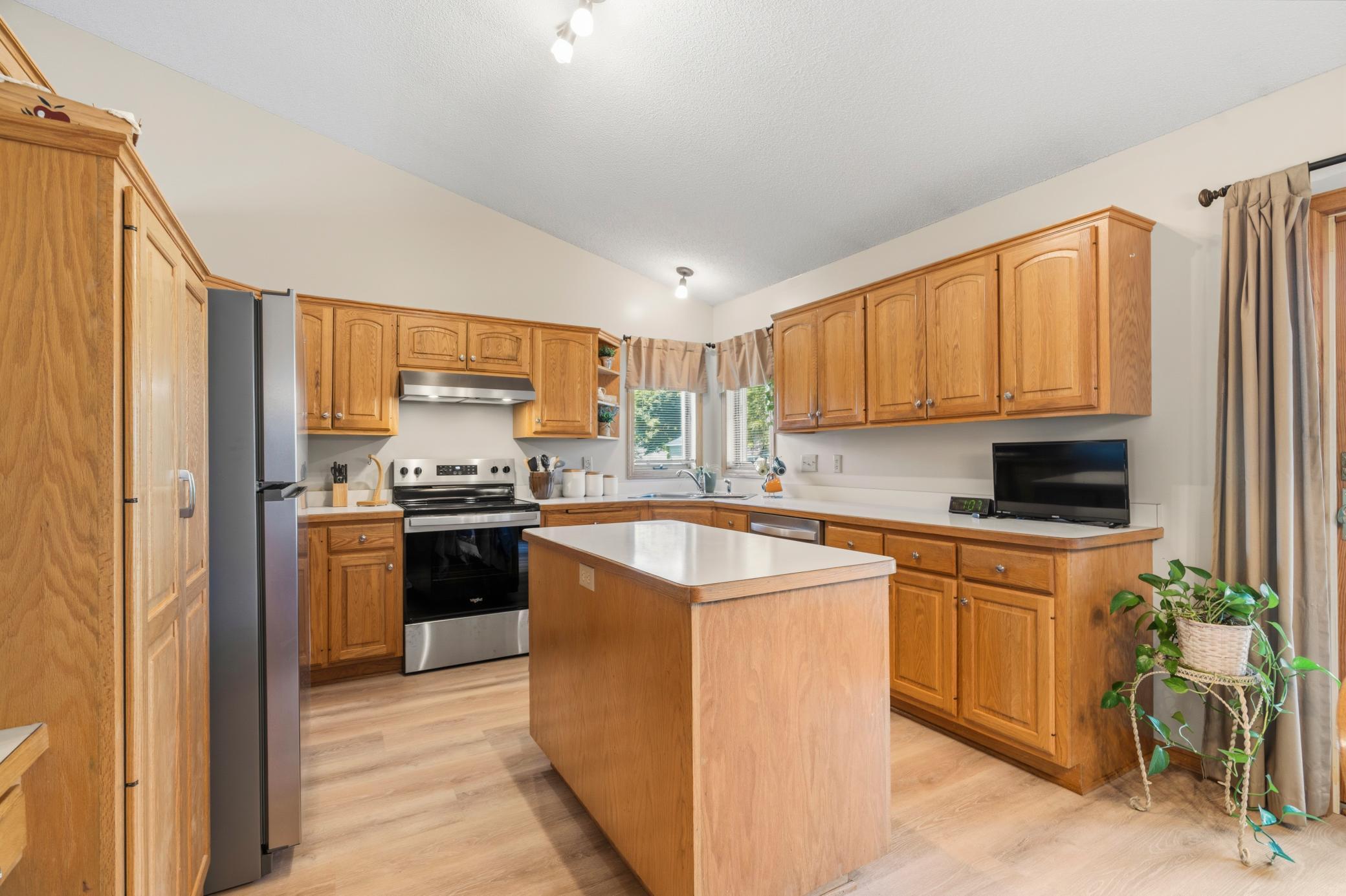 View of Residential at 2537 Southcrest Avenue, Maplewood MN 55119, Maplewood (16 of 46) - Mike Wilen | Minnesota Team Real Estate