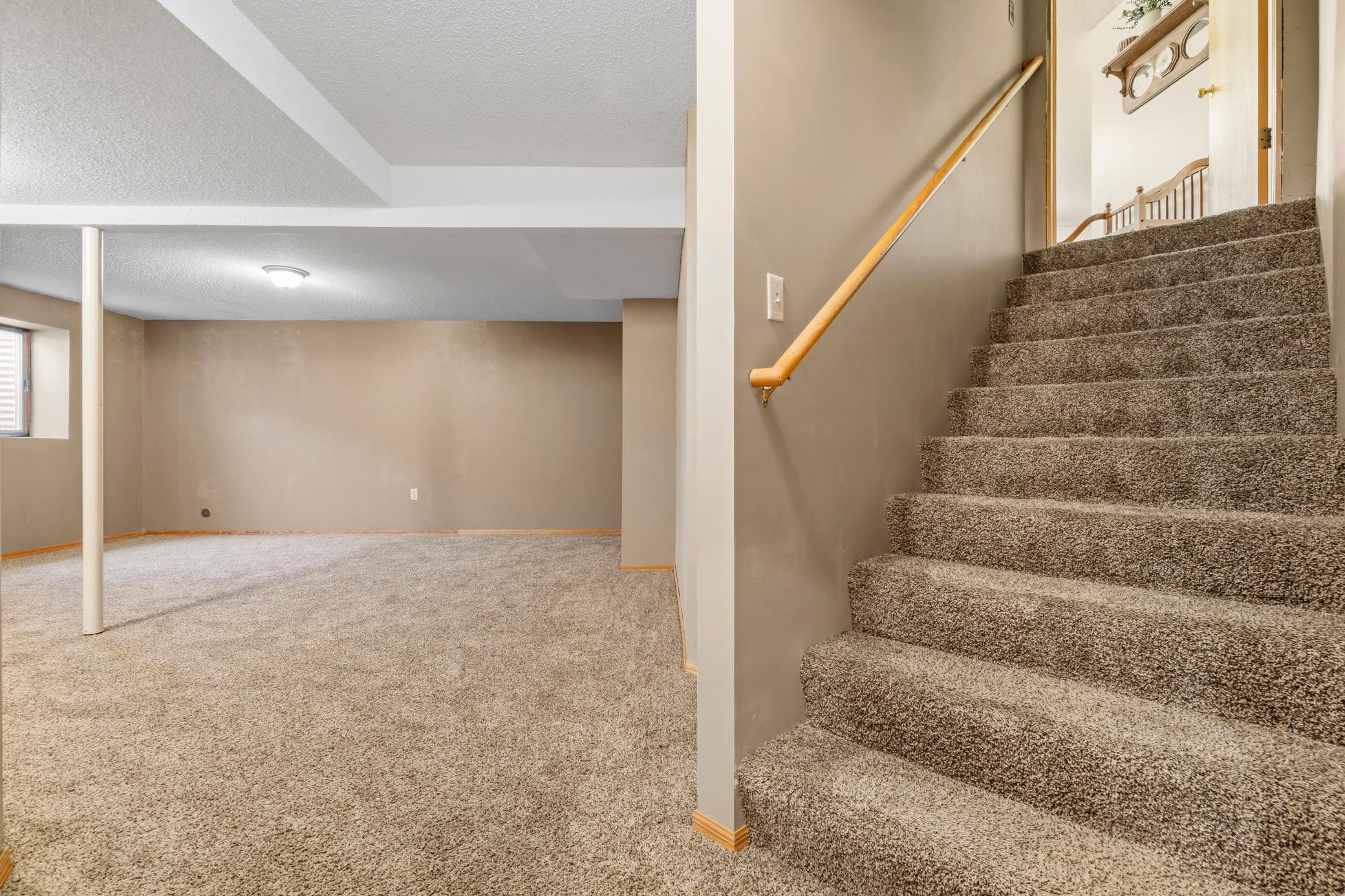 View of Residential at 2537 Southcrest Avenue, Maplewood MN 55119, Maplewood (44 of 46) - Mike Wilen | Minnesota Team Real Estate
