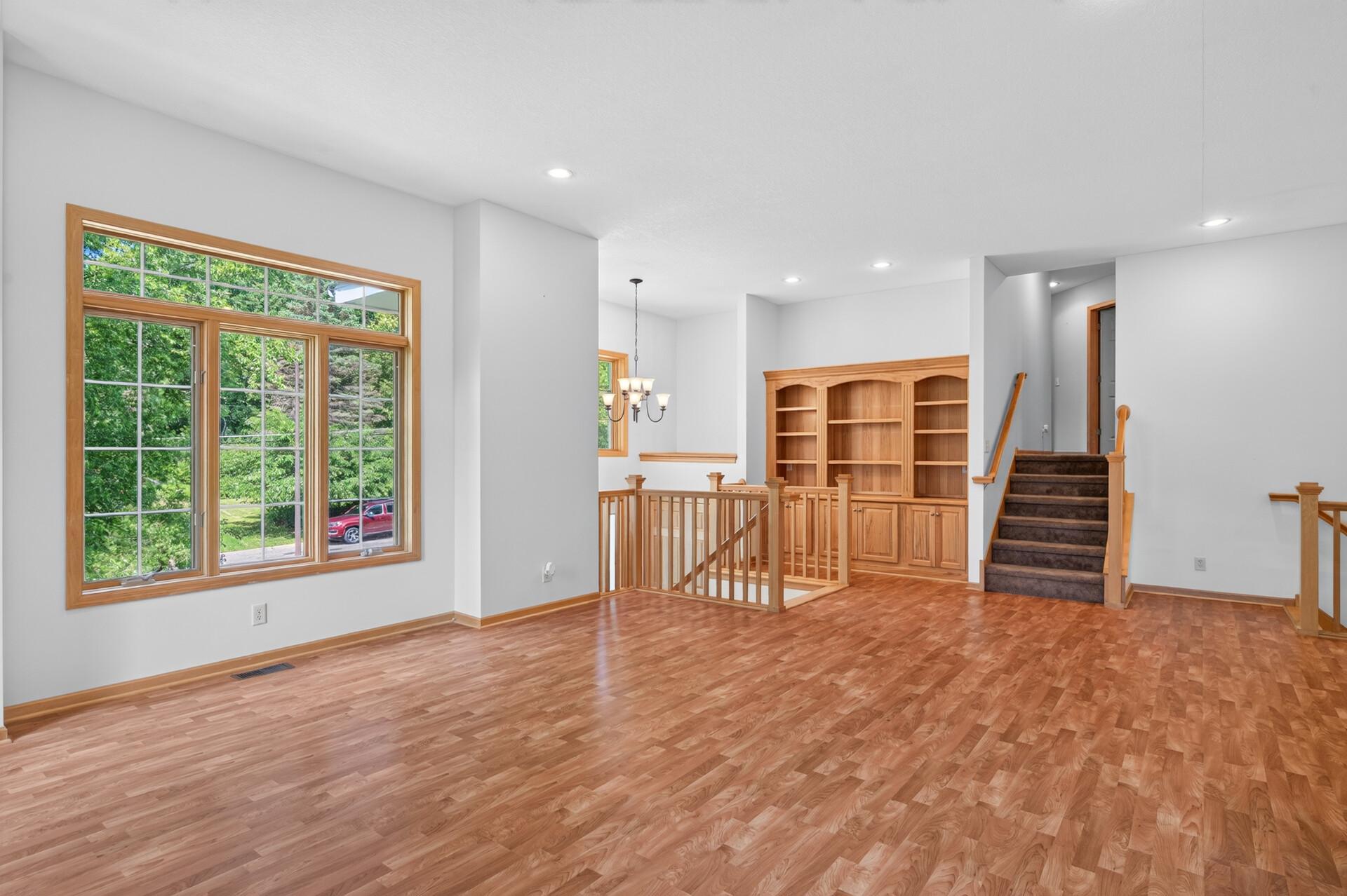 View of Residential at 633 Burlington Road, Saint Paul MN 55119, Saint Paul (10 of 78) - Mike Wilen | Minnesota Team Real Estate