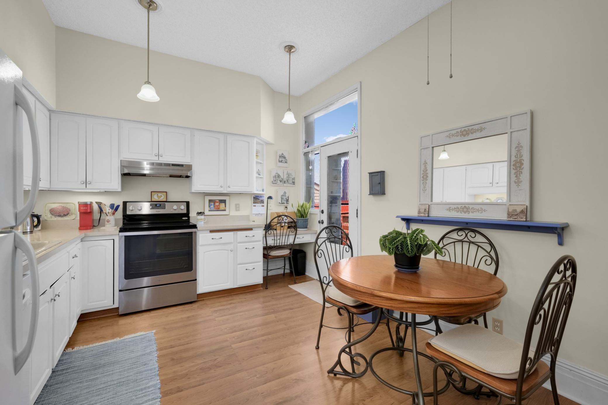 View of Residential at 168 College Avenue #4, Saint Paul MN 55102, Saint Paul (9 of 39) - Mike Wilen | Minnesota Team Real Estate