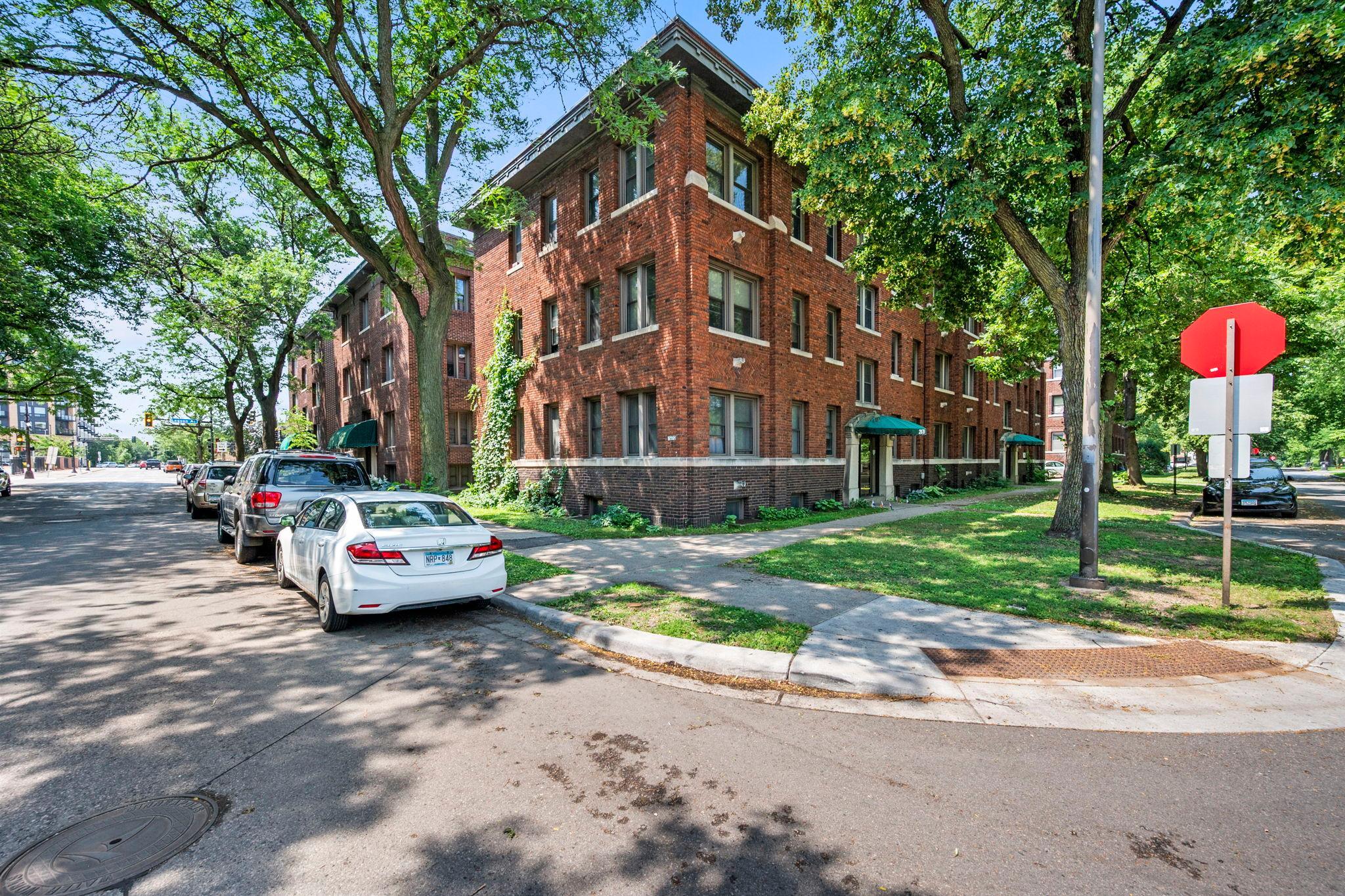 View of Commercial Sale at 2870 & 2876 & 2882 Humboldt Avenue, Minneapolis MN 55408, Minneapolis (21 of 63) - Mike Wilen | Minnesota Team Real Estate