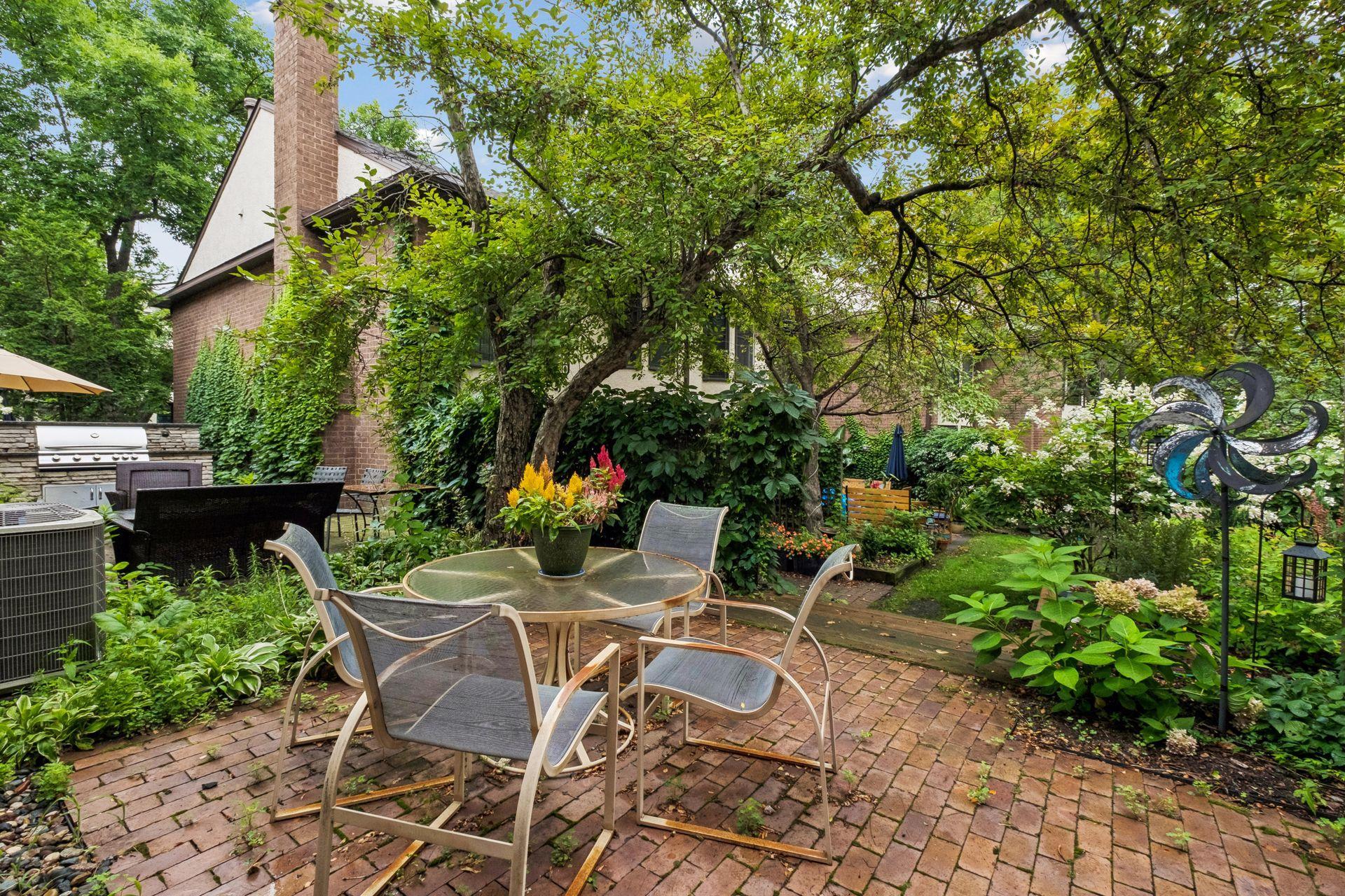 View of Residential at 1926 Dupont Avenue, Minneapolis MN 55403, Minneapolis (26 of 28) - Mike Wilen | Minnesota Team Real Estate