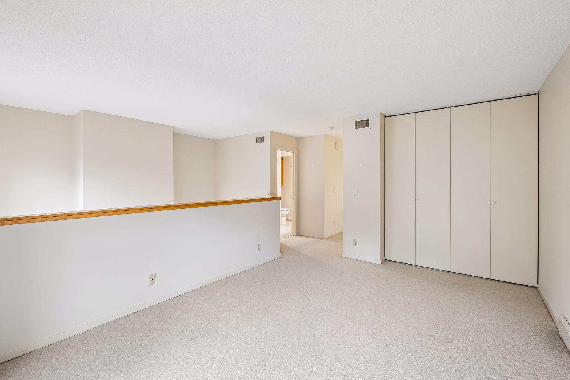 View of Residential at 1926 Dupont Avenue, Minneapolis MN 55403, Minneapolis (19 of 28) - Mike Wilen | Minnesota Team Real Estate