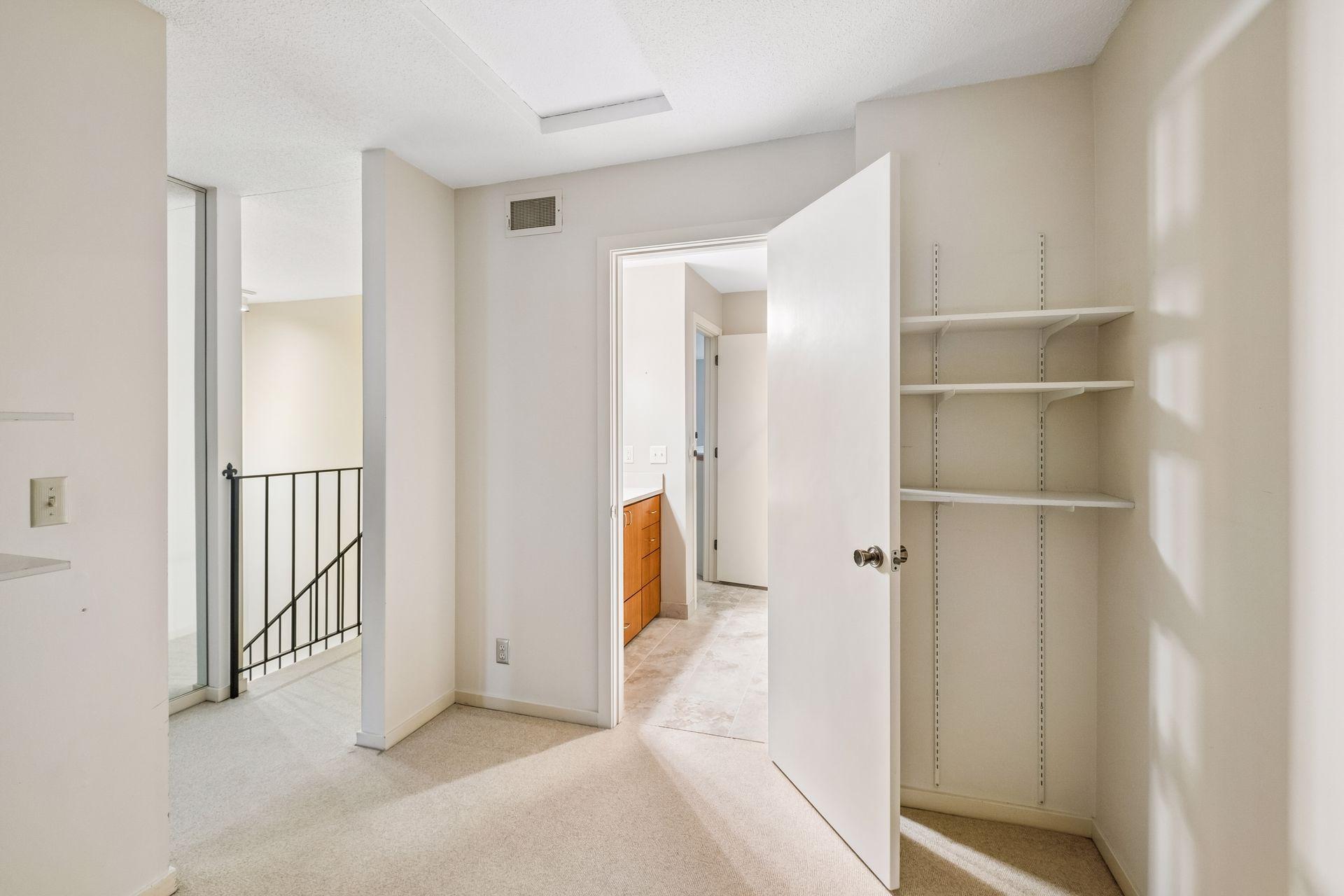 View of Residential at 1926 Dupont Avenue, Minneapolis MN 55403, Minneapolis (15 of 28) - Mike Wilen | Minnesota Team Real Estate