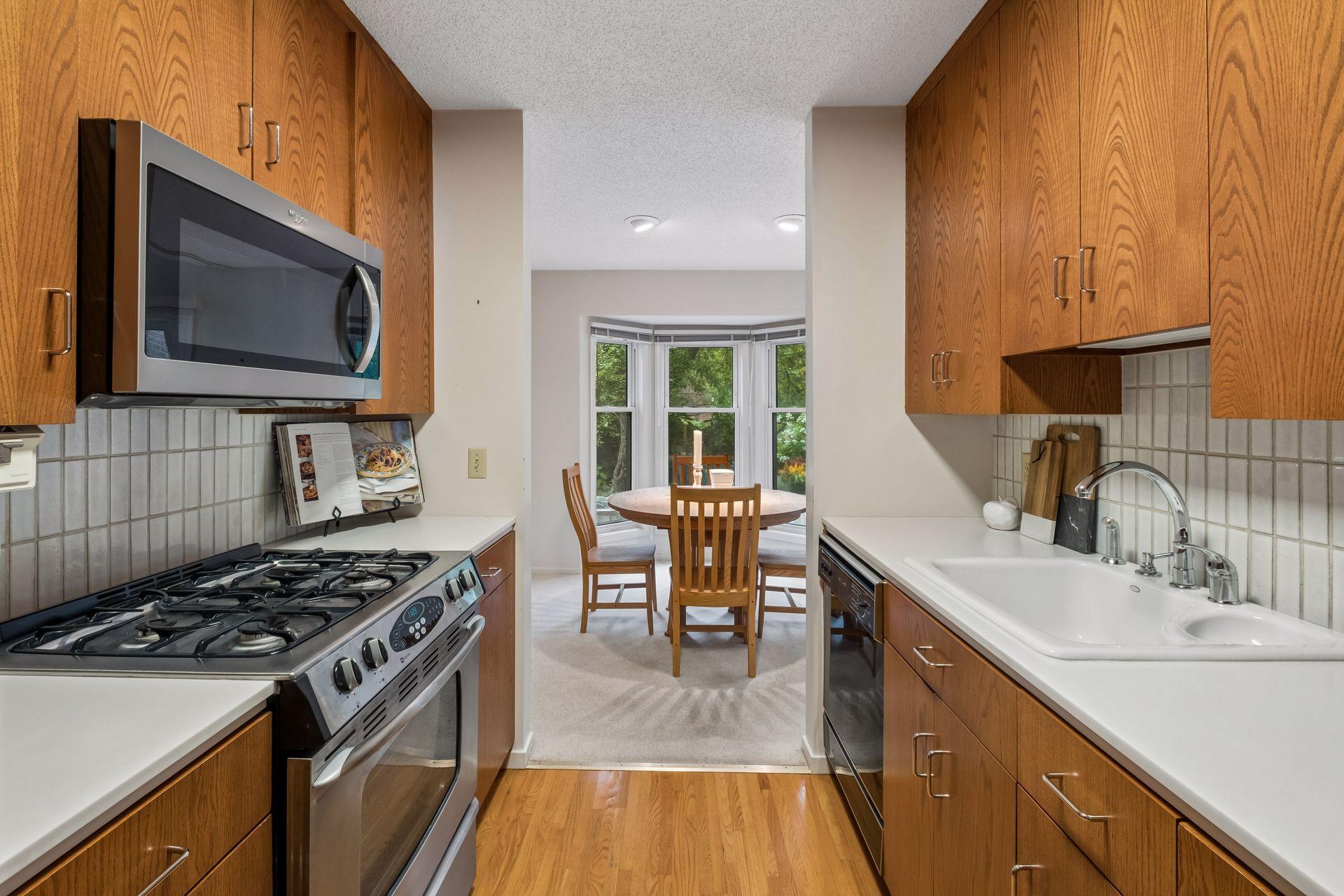 View of Residential at 1926 Dupont Avenue, Minneapolis MN 55403, Minneapolis (6 of 28) - Mike Wilen | Minnesota Team Real Estate