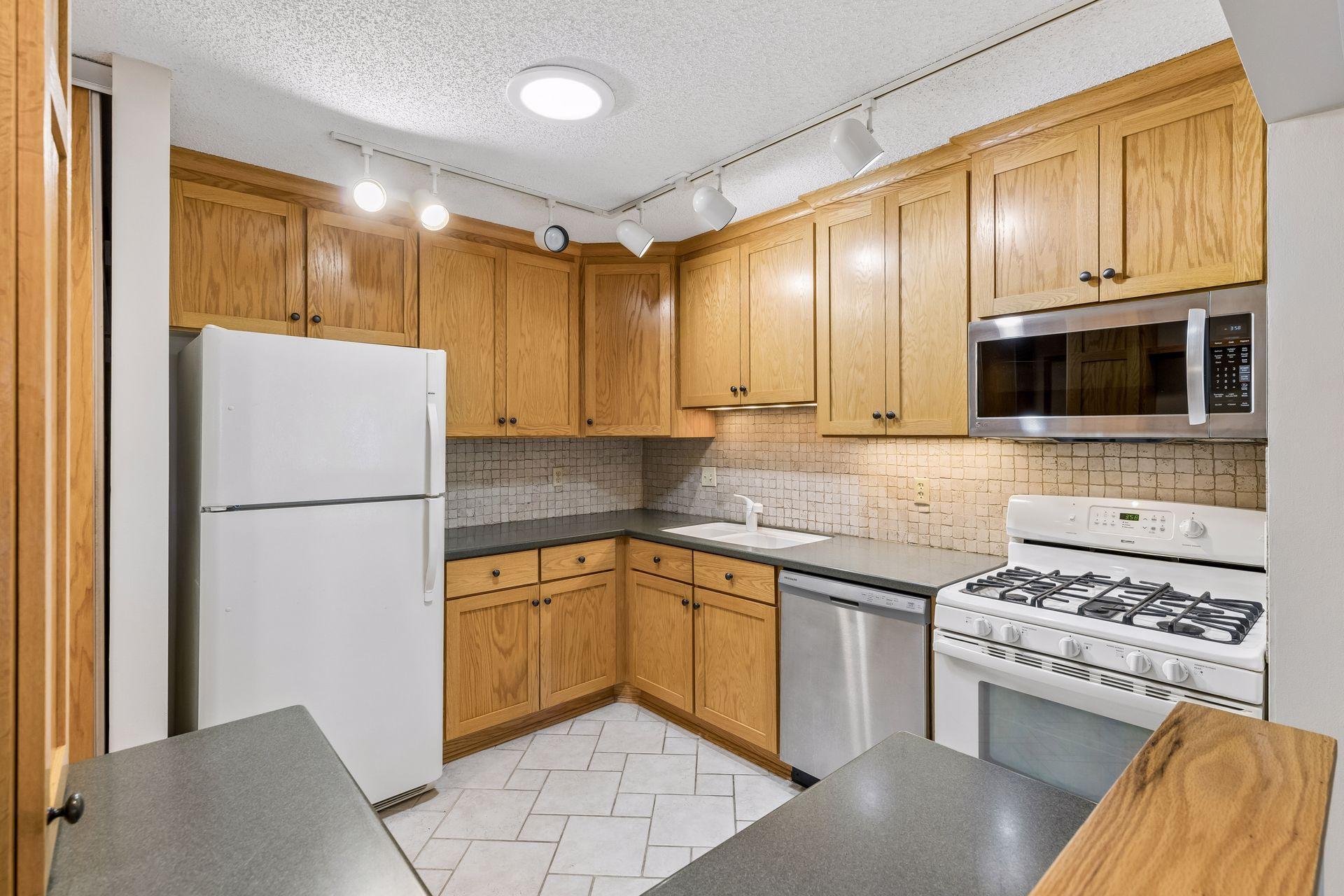 View of Residential at 4515 Redwood Circle, Minnetonka MN 55345, Minnetonka (8 of 22) - Mike Wilen | Minnesota Team Real Estate