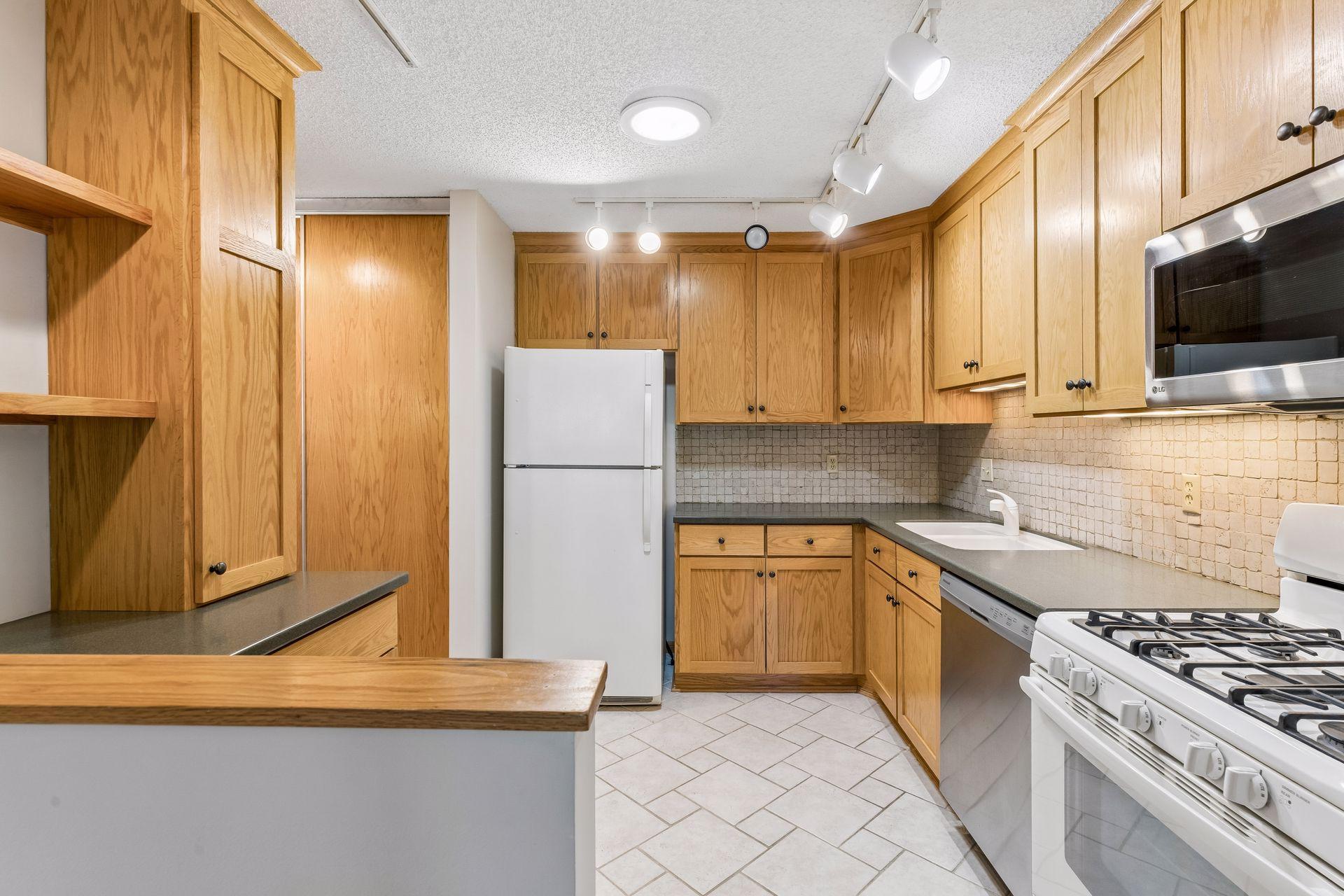 View of Residential at 4515 Redwood Circle, Minnetonka MN 55345, Minnetonka (9 of 22) - Mike Wilen | Minnesota Team Real Estate