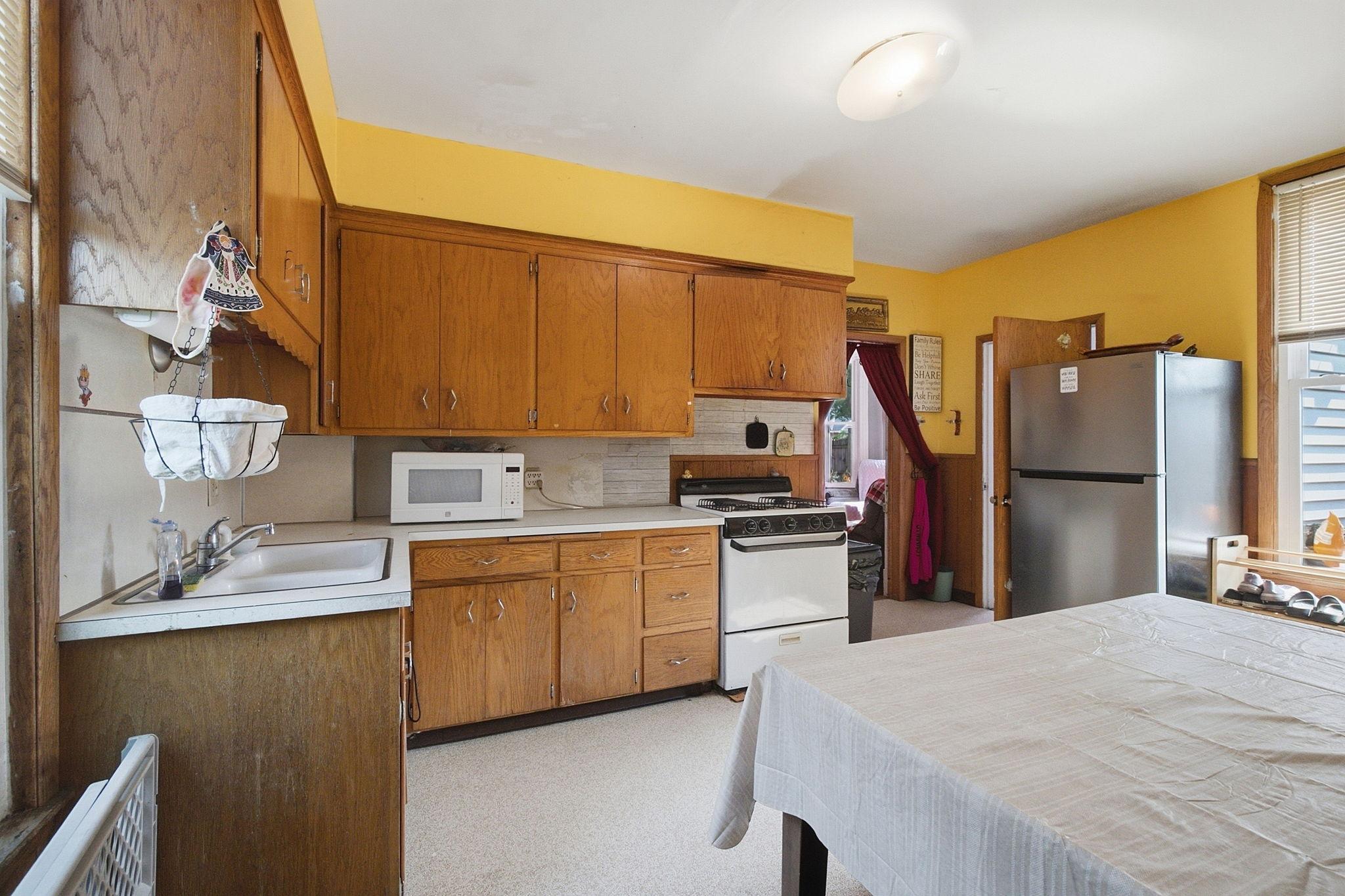 View of Residential Income at 852 Jessamine Avenue, Saint Paul MN 55106, Saint Paul (35 of 80) - Mike Wilen | Minnesota Team Real Estate