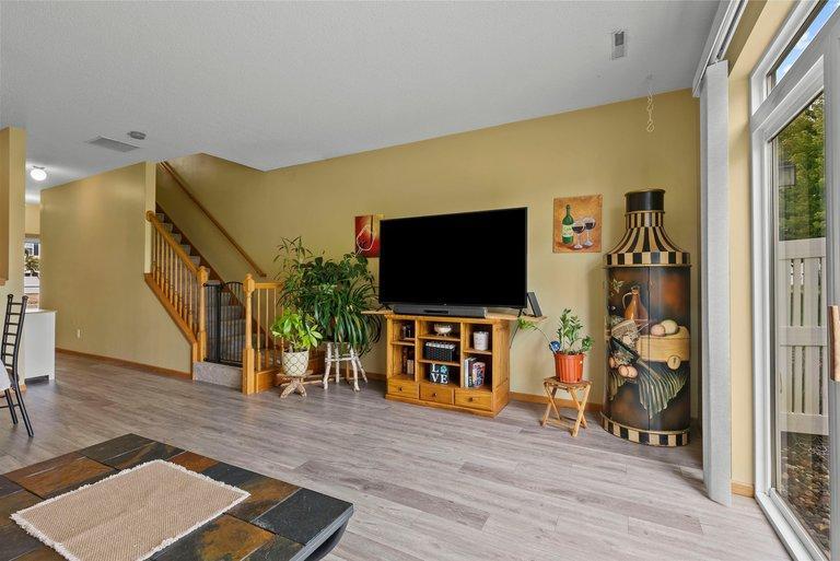 View of Residential at 657 Providence Drive, Shakopee MN 55379, Shakopee (8 of 24) - Mike Wilen | Minnesota Team Real Estate