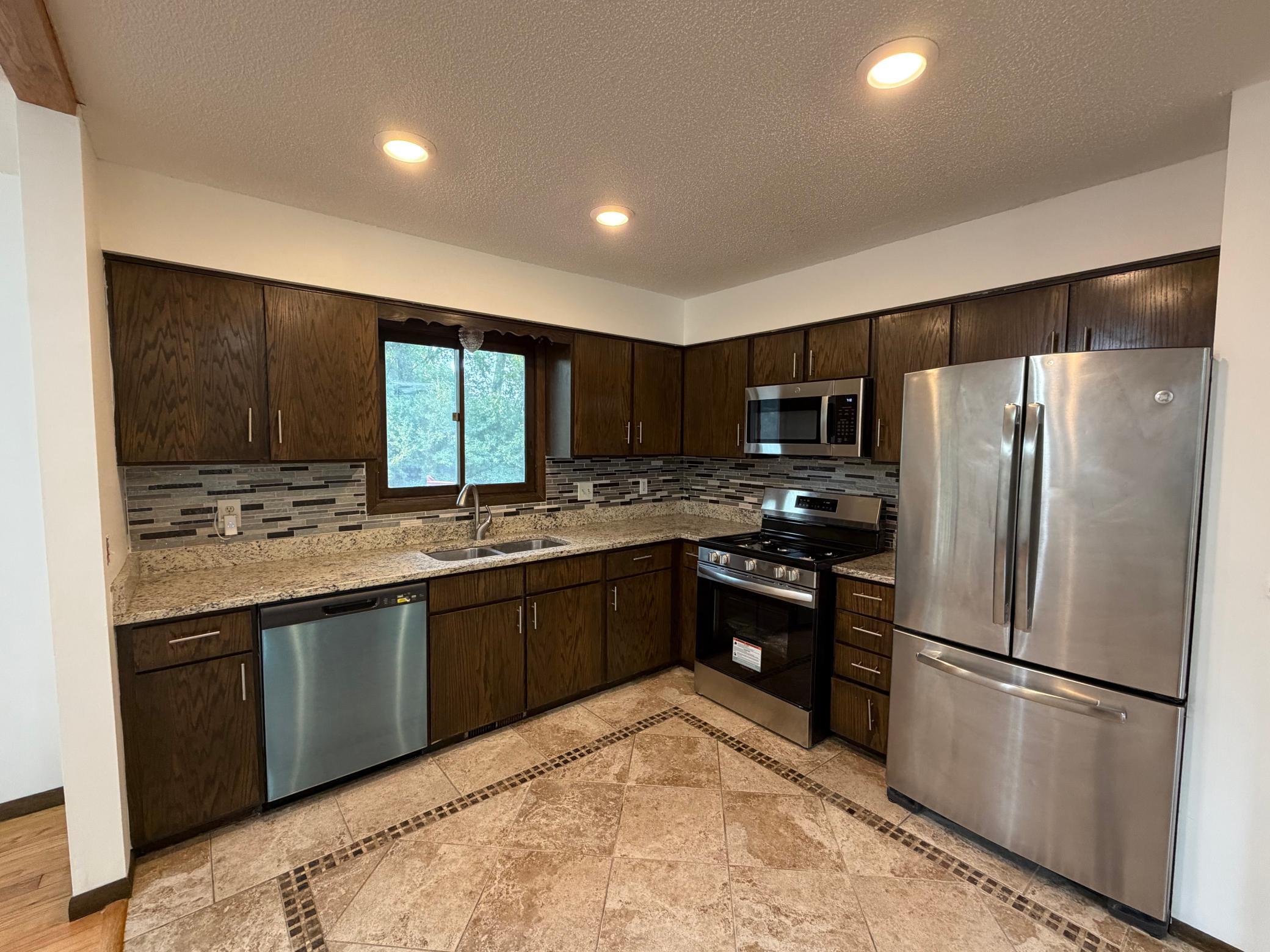View of Residential at 404 Cimarron Road, Apple Valley MN 55124, Apple Valley (7 of 24) - Mike Wilen | Minnesota Team Real Estate