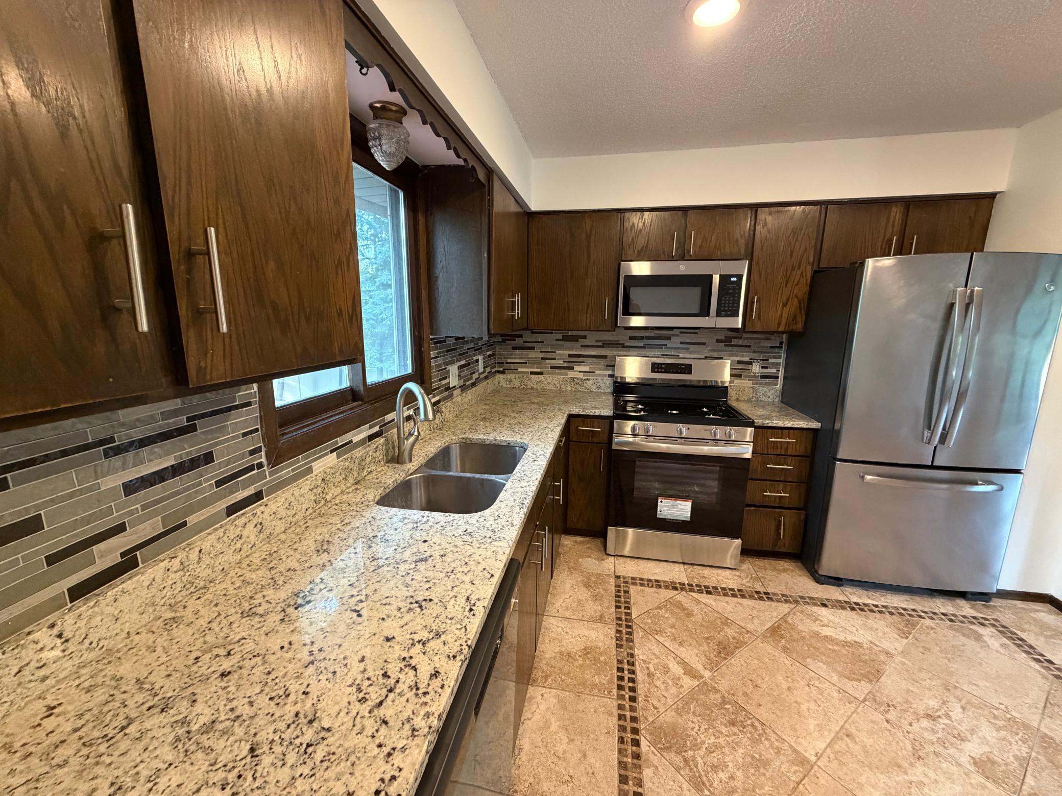 View of Residential at 404 Cimarron Road, Apple Valley MN 55124, Apple Valley (5 of 24) - Mike Wilen | Minnesota Team Real Estate
