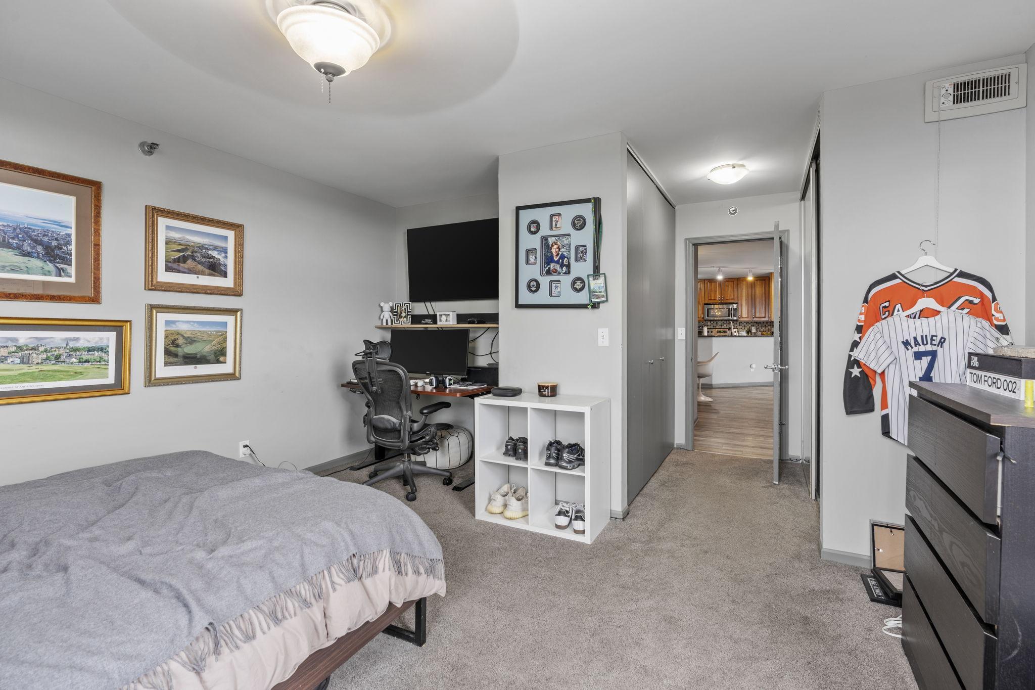 View of Residential at 401 1st Street #1702, Minneapolis MN 55401, Minneapolis (28 of 45) - Mike Wilen | Minnesota Team Real Estate