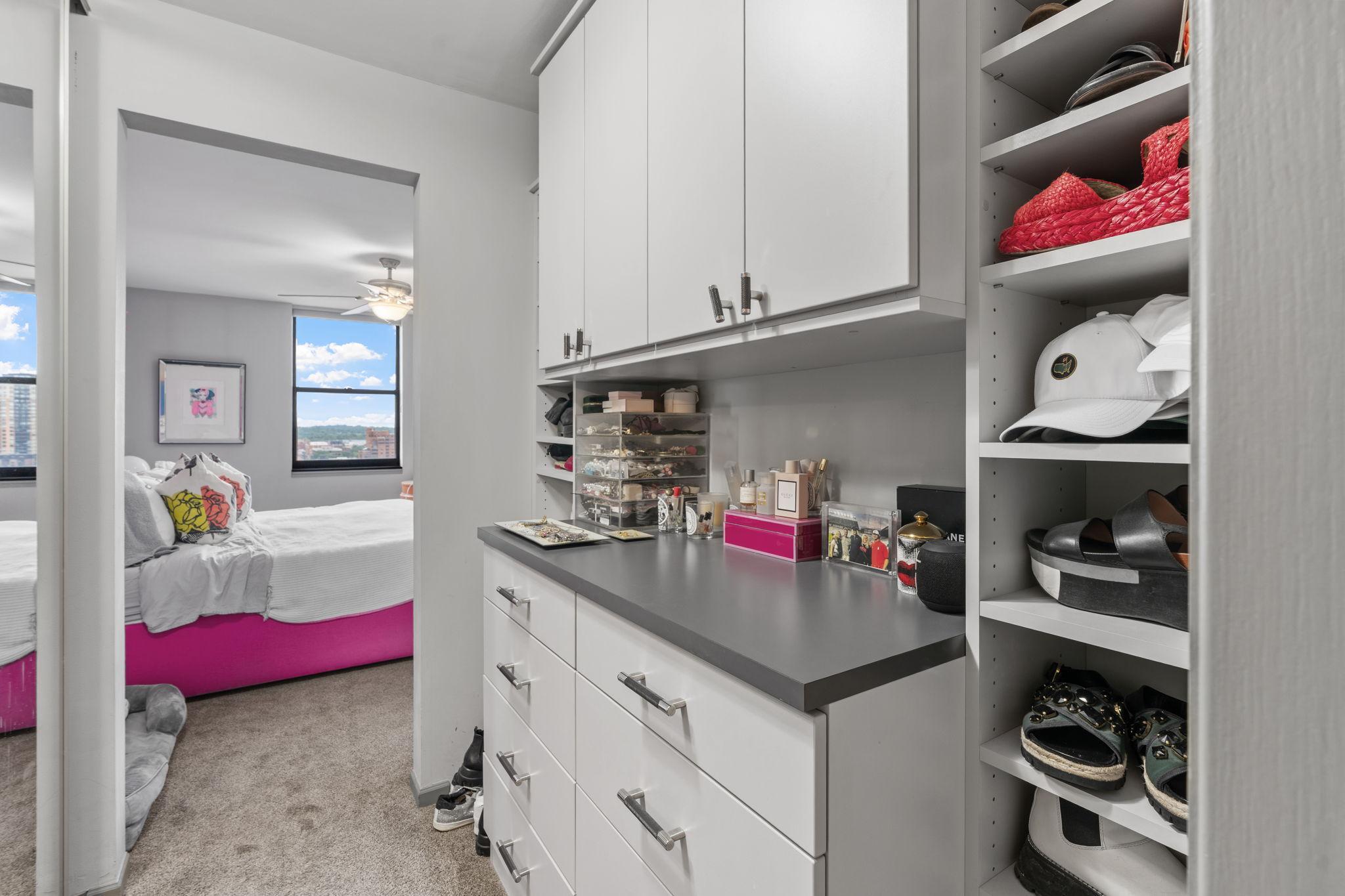 View of Residential at 401 1st Street #1702, Minneapolis MN 55401, Minneapolis (24 of 45) - Mike Wilen | Minnesota Team Real Estate