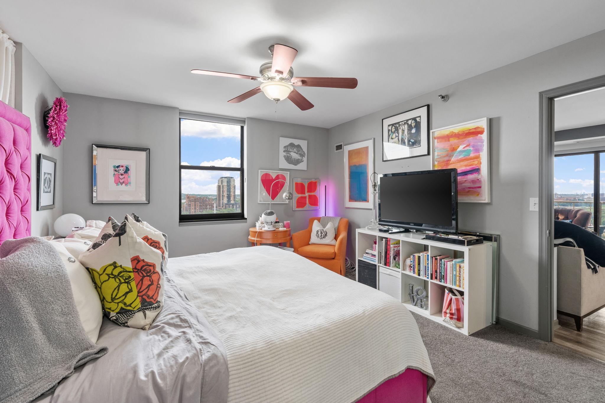 View of Residential at 401 1st Street #1702, Minneapolis MN 55401, Minneapolis (21 of 45) - Mike Wilen | Minnesota Team Real Estate