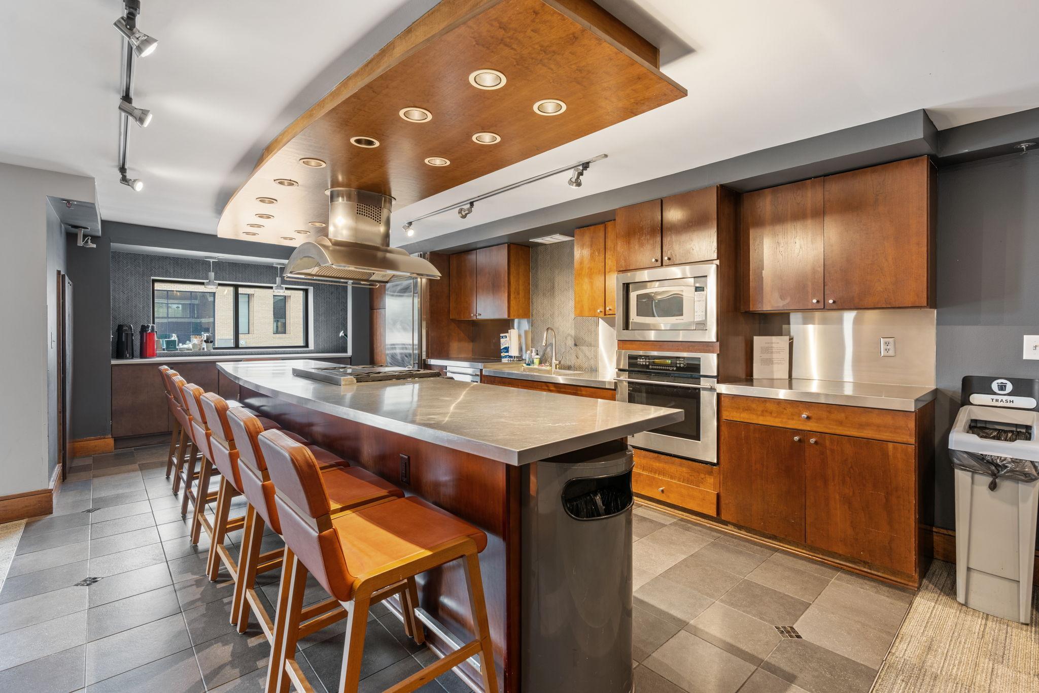 View of Residential at 401 1st Street #1702, Minneapolis MN 55401, Minneapolis (45 of 45) - Mike Wilen | Minnesota Team Real Estate