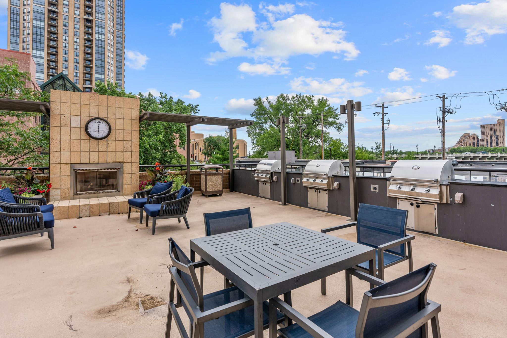View of Residential at 401 1st Street #1702, Minneapolis MN 55401, Minneapolis (35 of 45) - Mike Wilen | Minnesota Team Real Estate