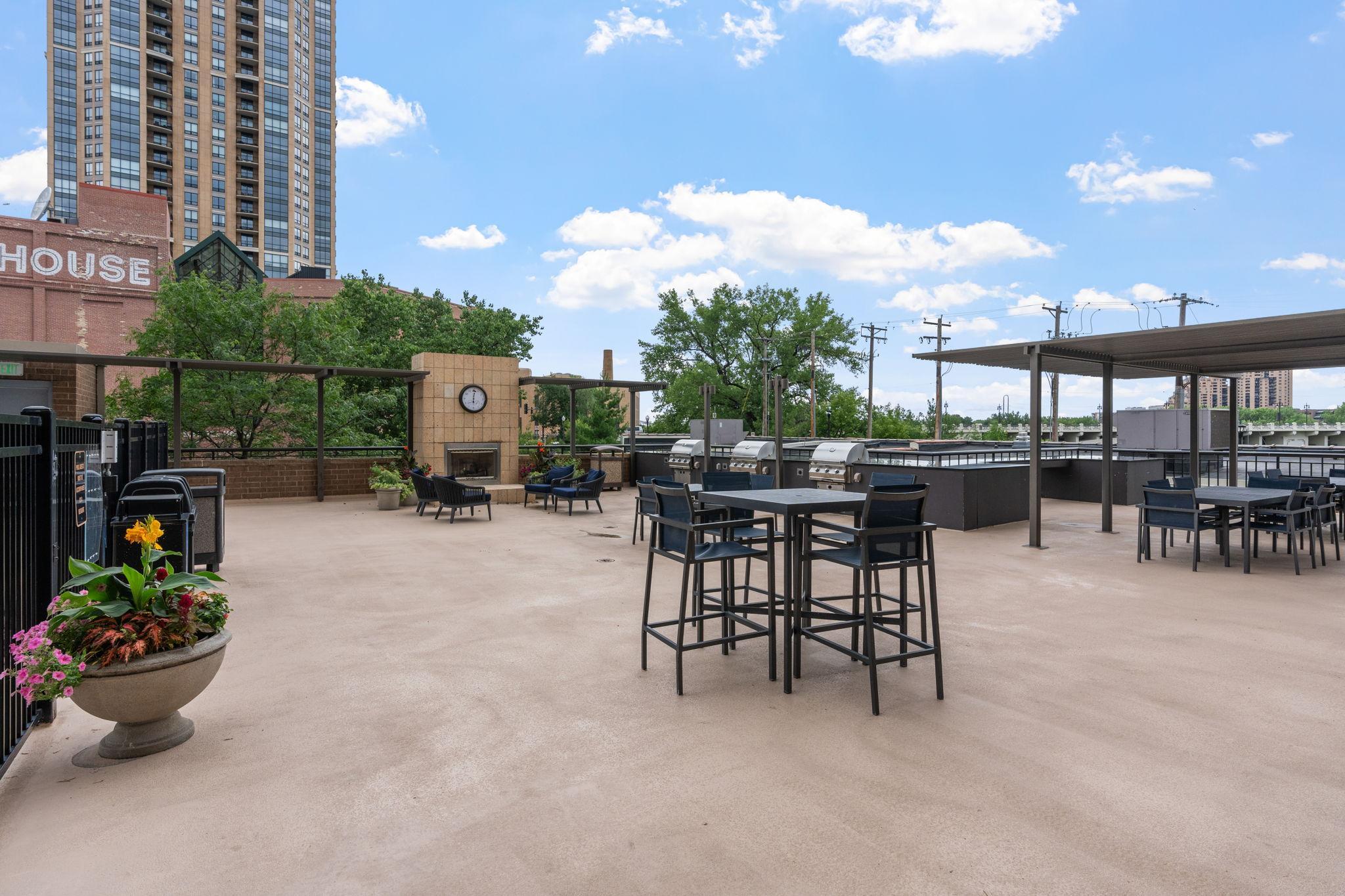 View of Residential at 401 1st Street #1702, Minneapolis MN 55401, Minneapolis (33 of 45) - Mike Wilen | Minnesota Team Real Estate
