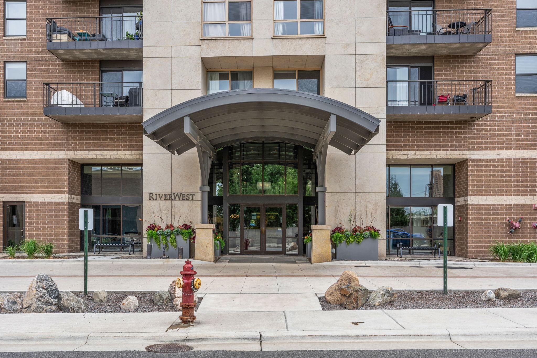 View of Residential at 401 1st Street #1702, Minneapolis MN 55401, Minneapolis (32 of 45) - Mike Wilen | Minnesota Team Real Estate
