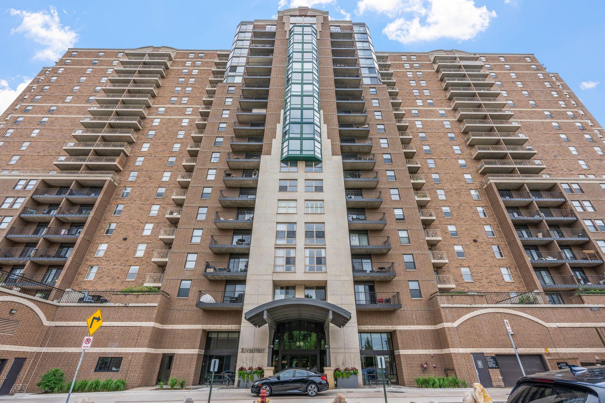 View of Residential at 401 1st Street #1702, Minneapolis MN 55401, Minneapolis (31 of 45) - Mike Wilen | Minnesota Team Real Estate