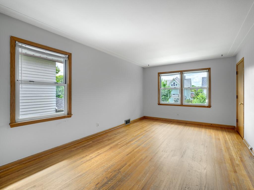 View of Residential Income at 1681 Dayton Avenue, Saint Paul MN 55104, Saint Paul (5 of 16) - Mike Wilen | Minnesota Team Real Estate