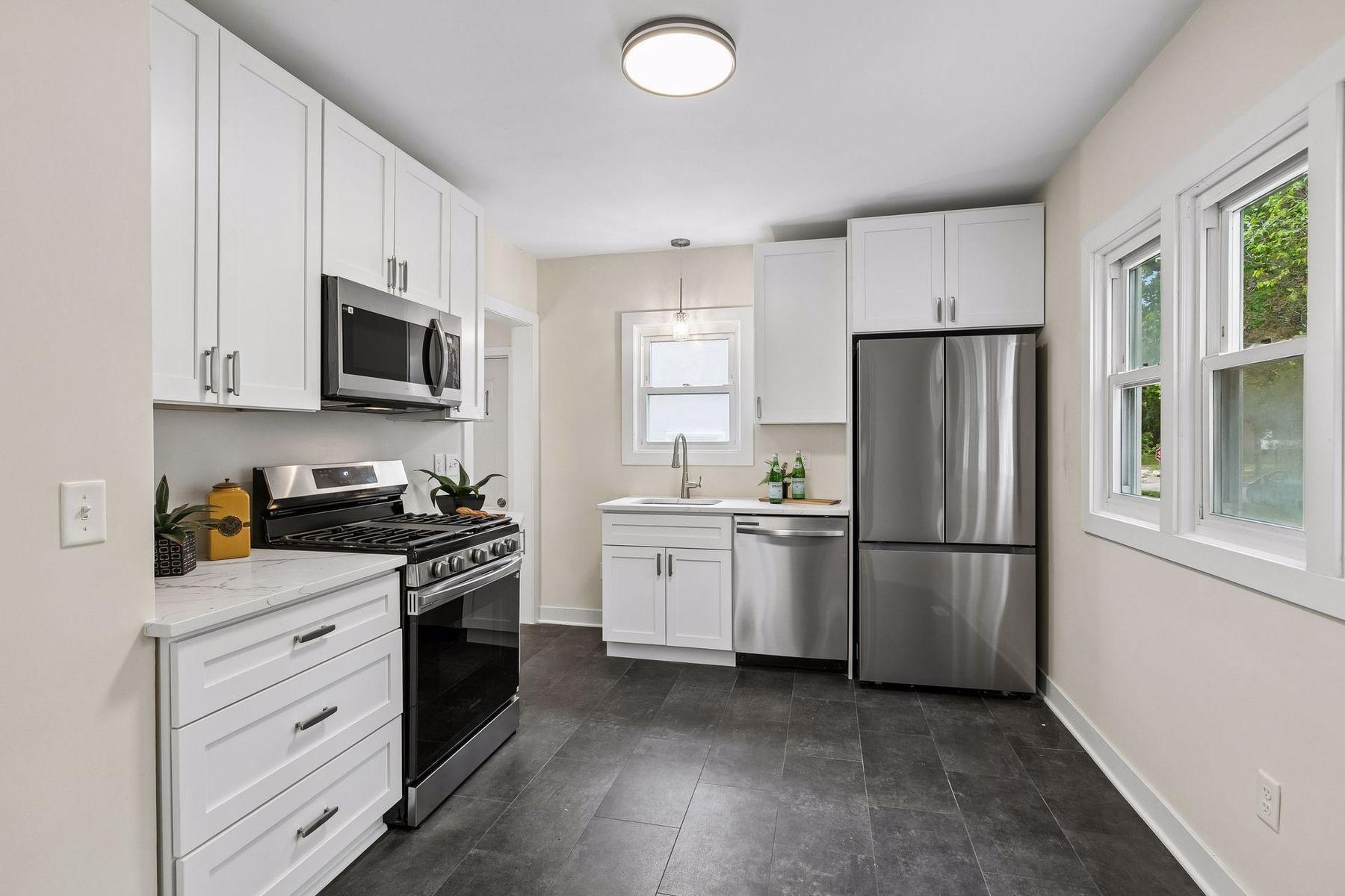 View of Residential at 3243 Washburn Avenue, Minneapolis MN 55412, Minneapolis (11 of 30) - Mike Wilen | Minnesota Team Real Estate