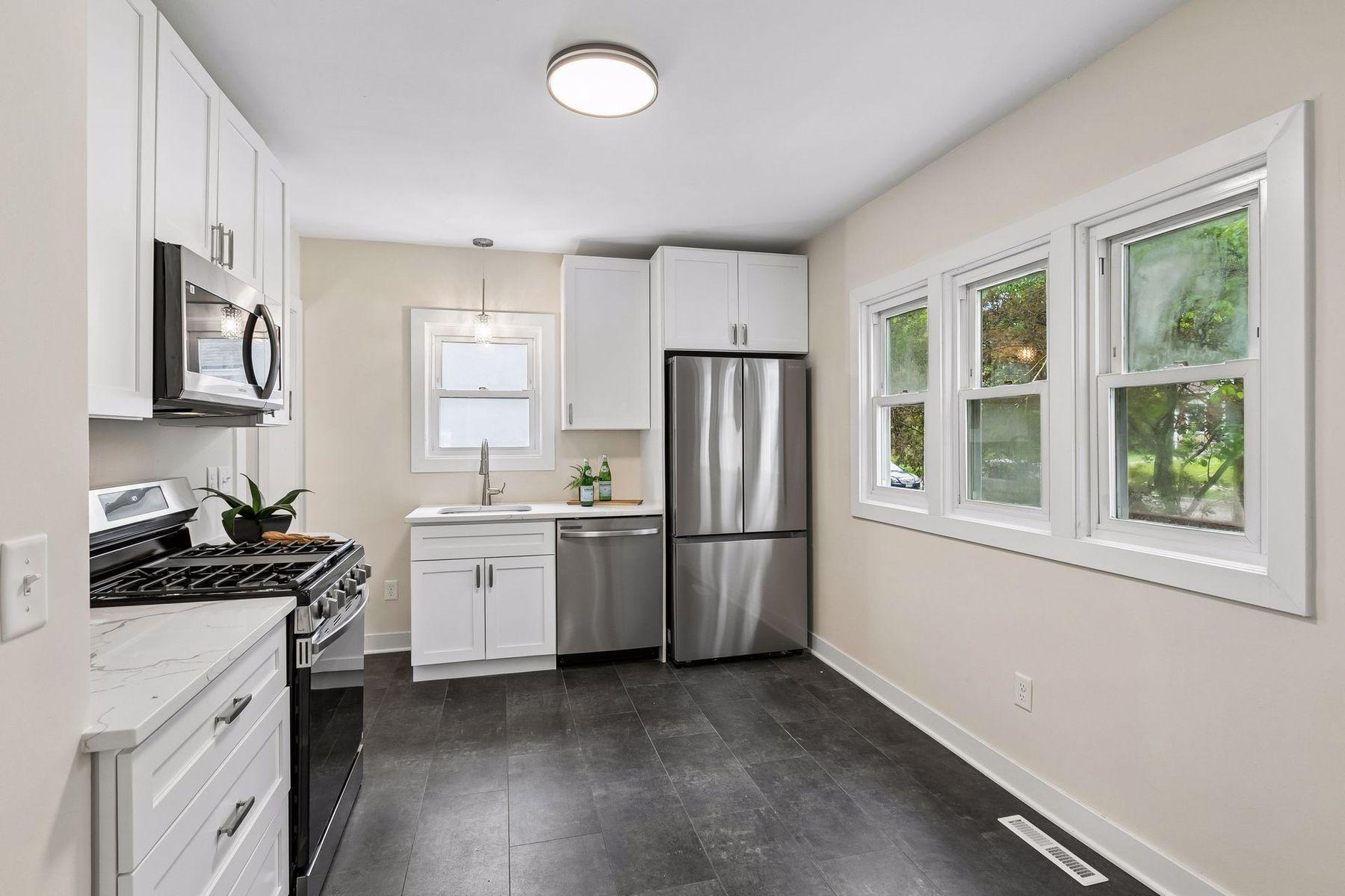 View of Residential at 3243 Washburn Avenue, Minneapolis MN 55412, Minneapolis (13 of 30) - Mike Wilen | Minnesota Team Real Estate