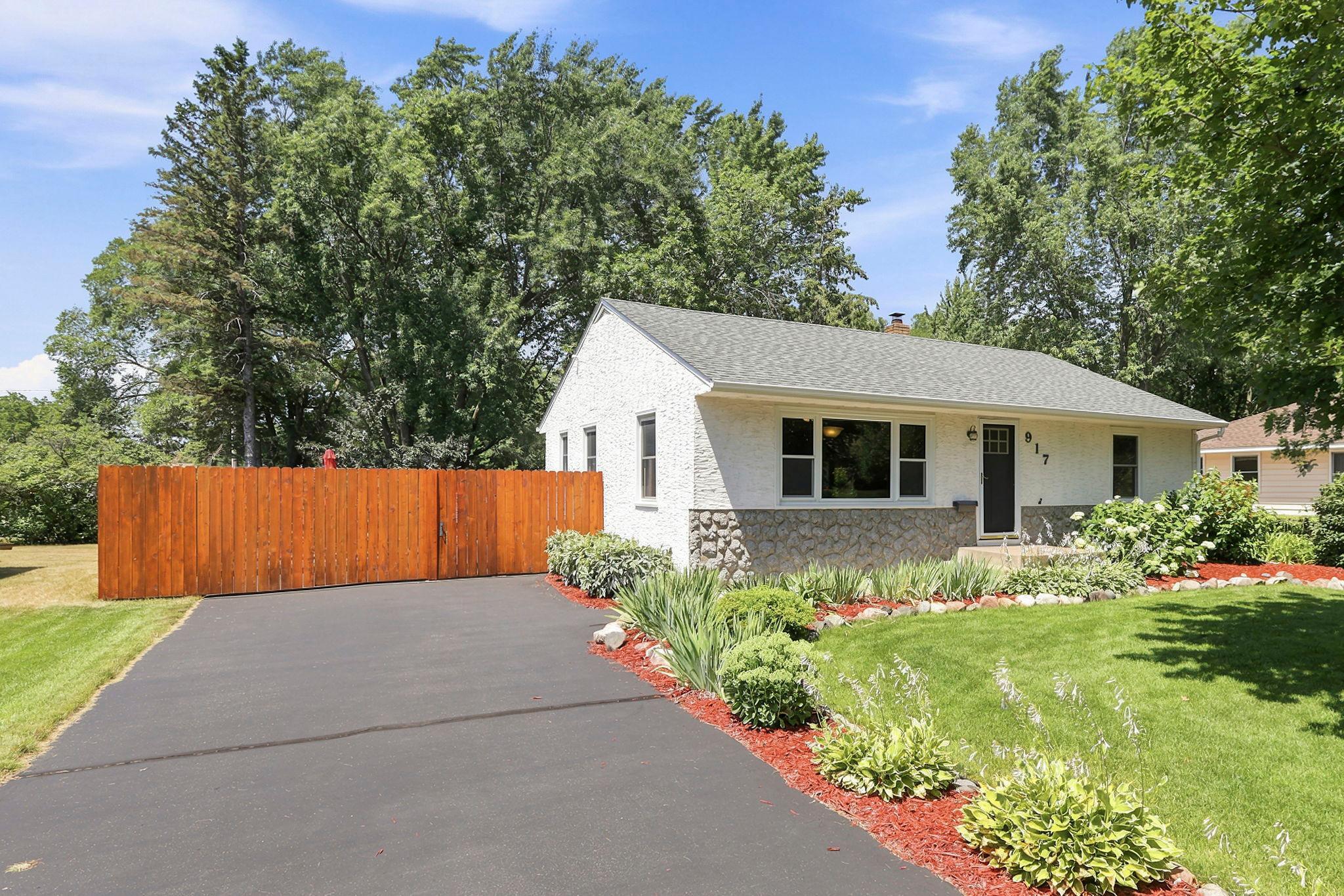 View of Residential at 917 Westwood Lane, Anoka MN 55303, Anoka (2 of 36) - Mike Wilen | Minnesota Team Real Estate