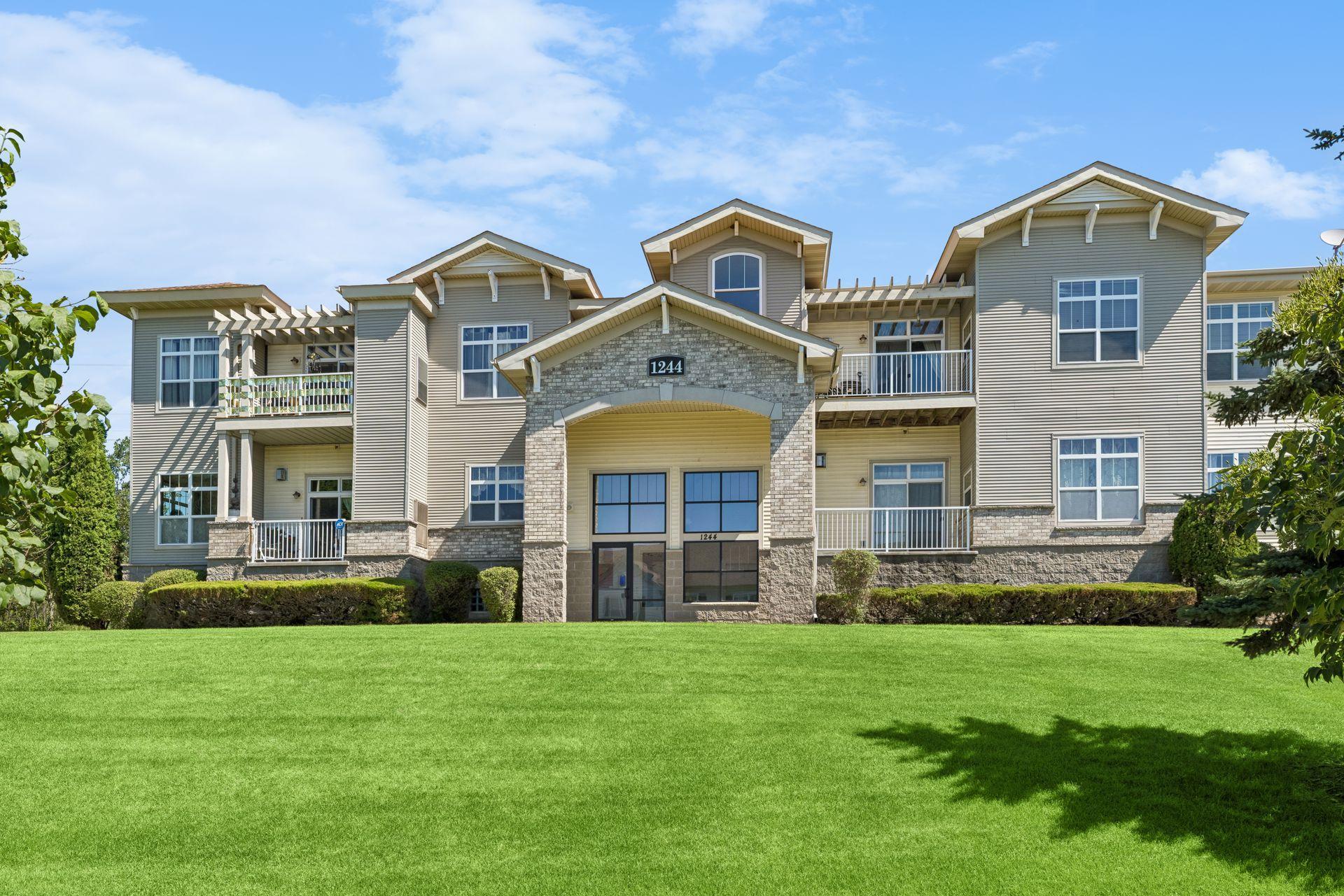 View of Residential at 1244 County Road D #102, Maplewood MN 55109, Maplewood (17 of 19) - Mike Wilen | Minnesota Team Real Estate