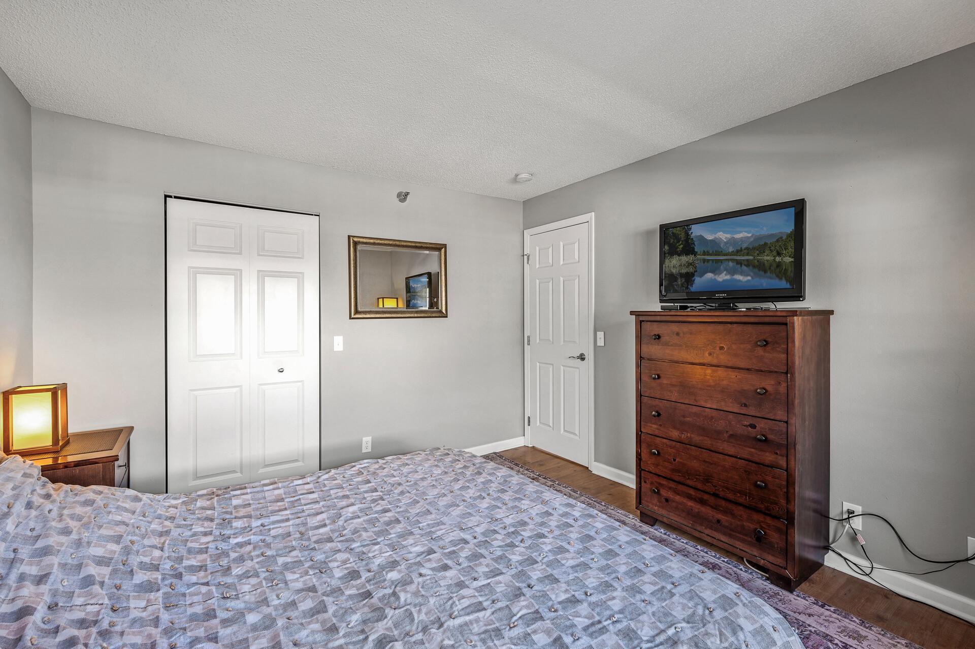 View of Residential at 6020 Chasewood Parkway #203, Minnetonka MN 55343, Minnetonka (14 of 28) - Mike Wilen | Minnesota Team Real Estate