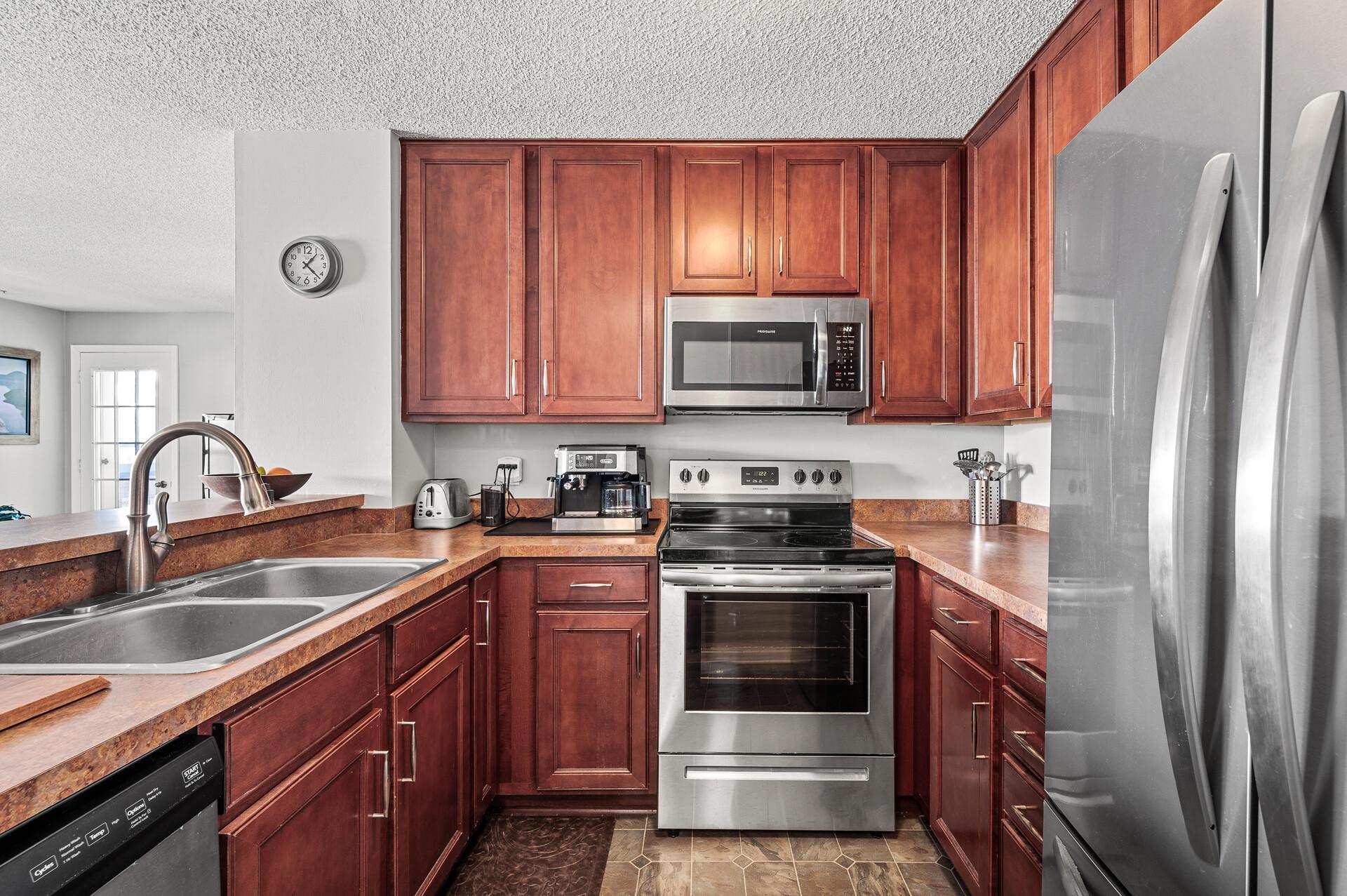 View of Residential at 6020 Chasewood Parkway #203, Minnetonka MN 55343, Minnetonka (11 of 28) - Mike Wilen | Minnesota Team Real Estate