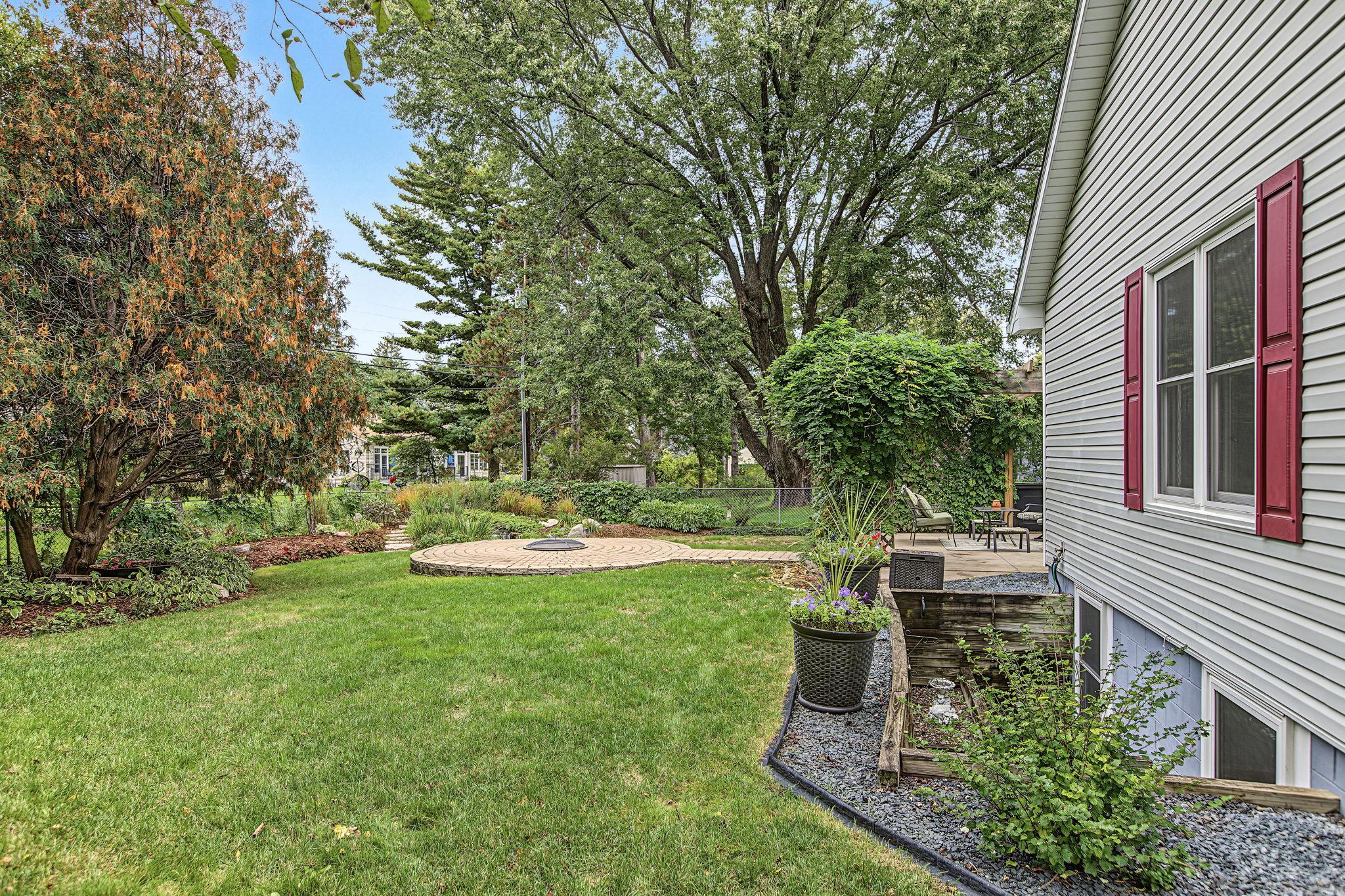 View of Residential at 1947 Arona Street, Roseville MN 55113, Roseville (36 of 45) - Mike Wilen | Minnesota Team Real Estate