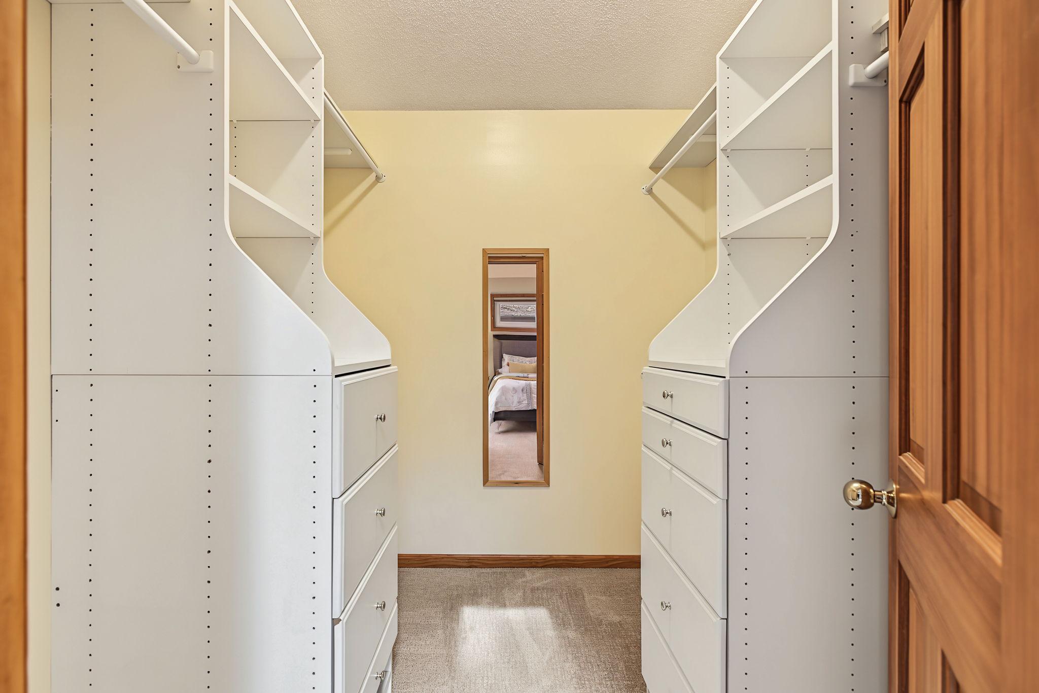 View of Residential at 1947 Arona Street, Roseville MN 55113, Roseville (14 of 45) - Mike Wilen | Minnesota Team Real Estate
