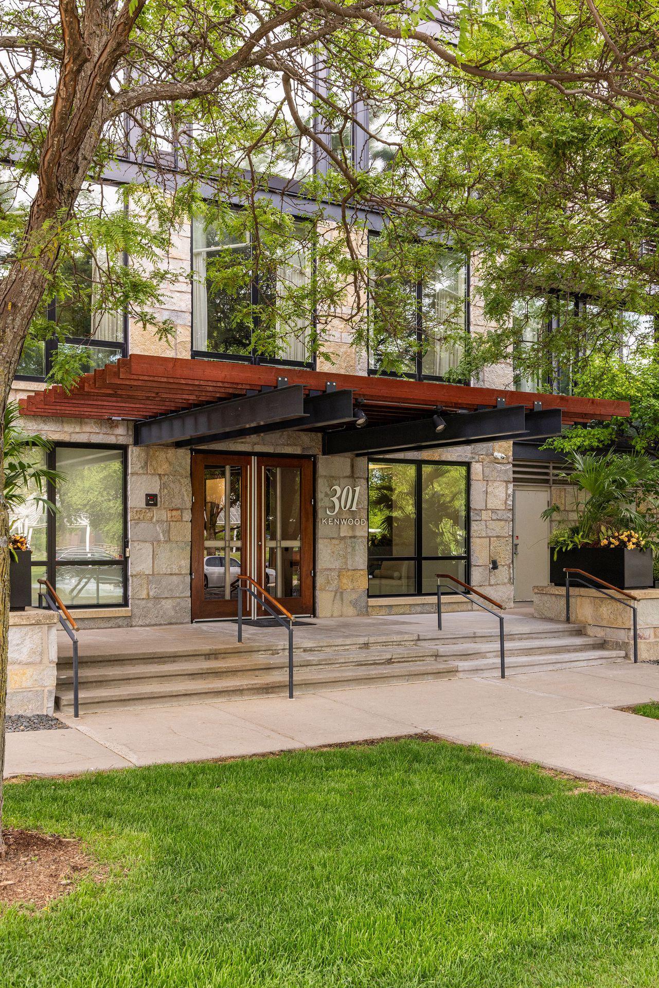 View of Residential at 301 Kenwood Parkway #602, Minneapolis MN 55403, Minneapolis (25 of 35) - Mike Wilen | Minnesota Team Real Estate