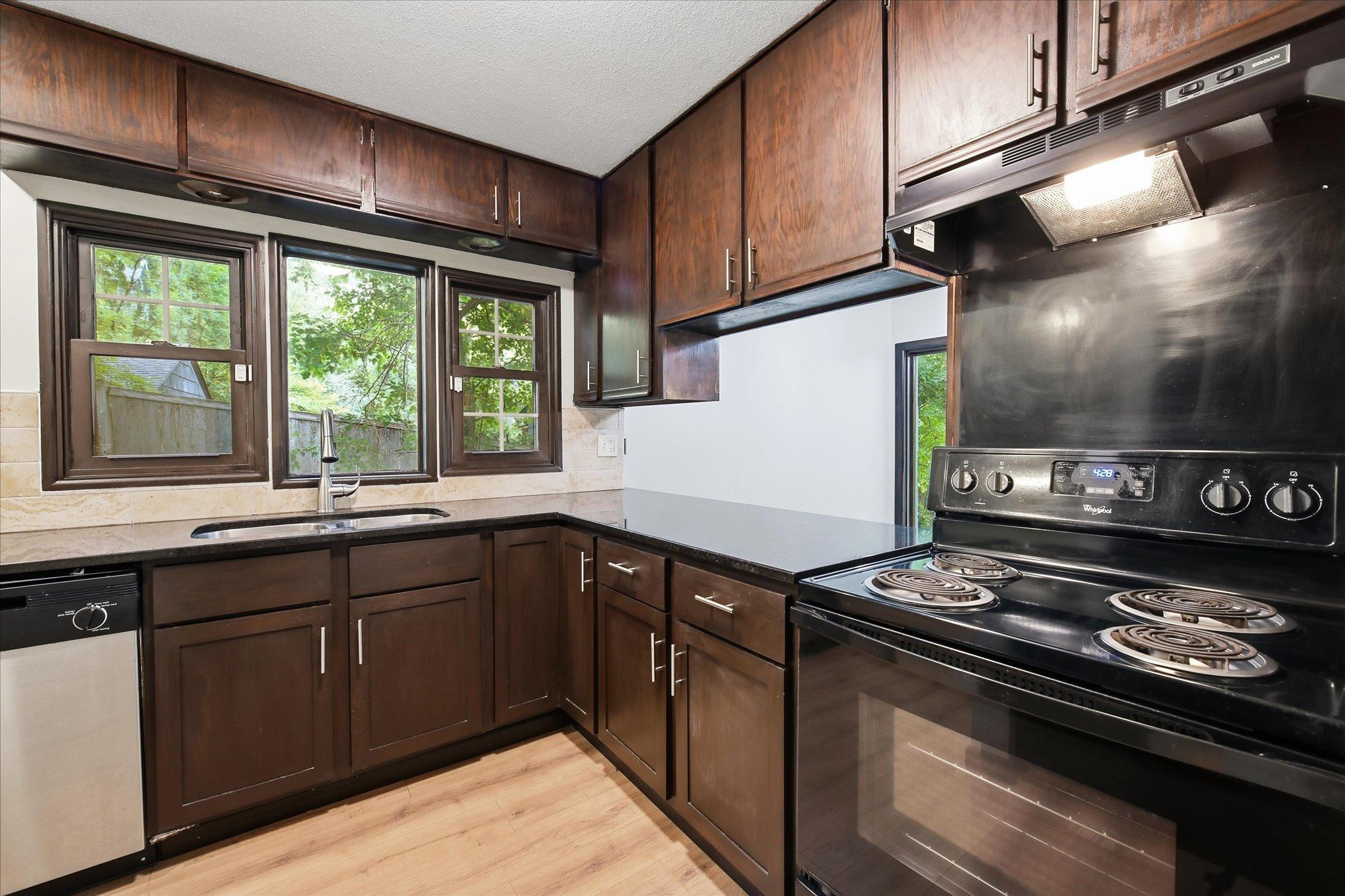 View of Residential at 2280 Medicine Lake Boulevard, Plymouth MN 55441, Plymouth (6 of 46) - Mike Wilen | Minnesota Team Real Estate