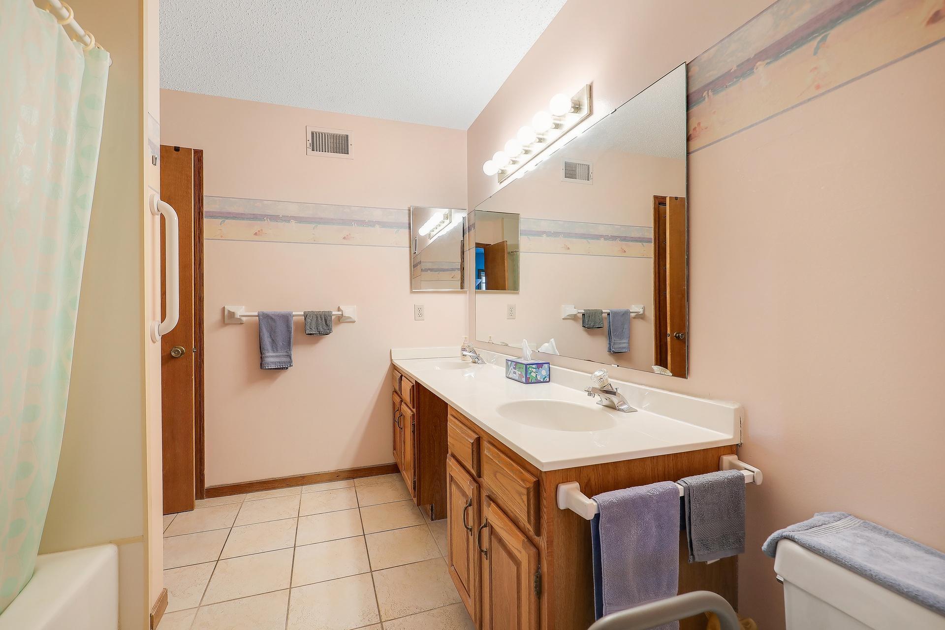 View of Residential at 14389 Bedford Drive, Eden Prairie MN 55346, Eden Prairie (36 of 60) - Mike Wilen | Minnesota Team Real Estate