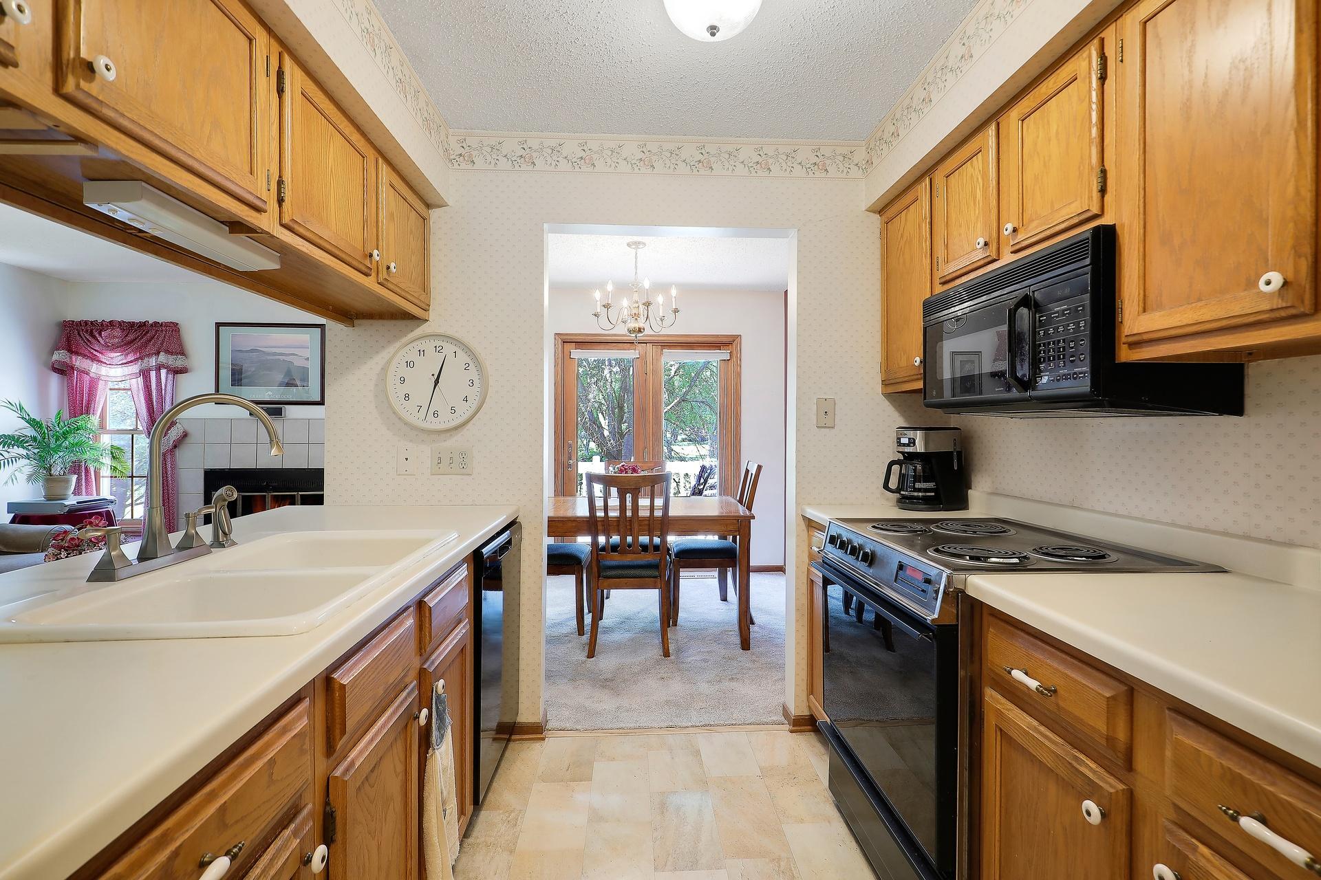 View of Residential at 14389 Bedford Drive, Eden Prairie MN 55346, Eden Prairie (22 of 60) - Mike Wilen | Minnesota Team Real Estate