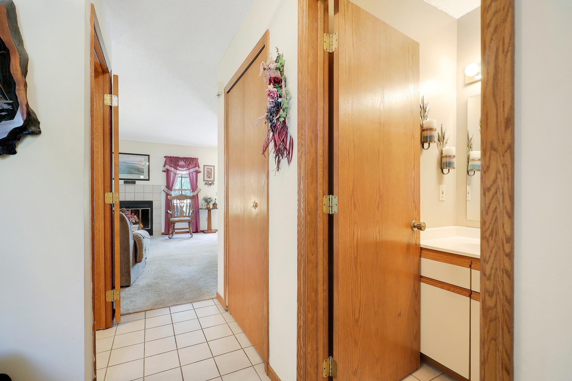 View of Residential at 14389 Bedford Drive, Eden Prairie MN 55346, Eden Prairie (11 of 60) - Mike Wilen | Minnesota Team Real Estate