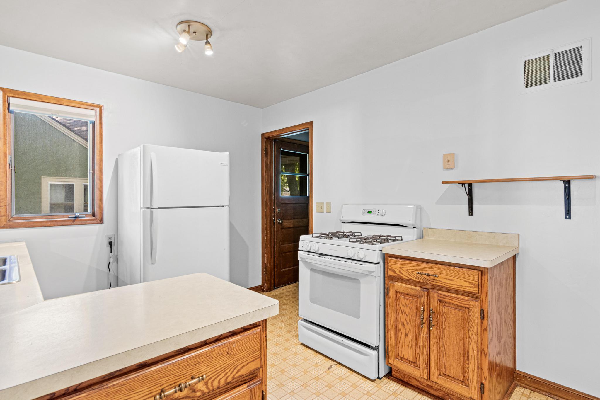 View of Residential at 3647 28th Avenue, Minneapolis MN 55406, Minneapolis (8 of 28) - Mike Wilen | Minnesota Team Real Estate
