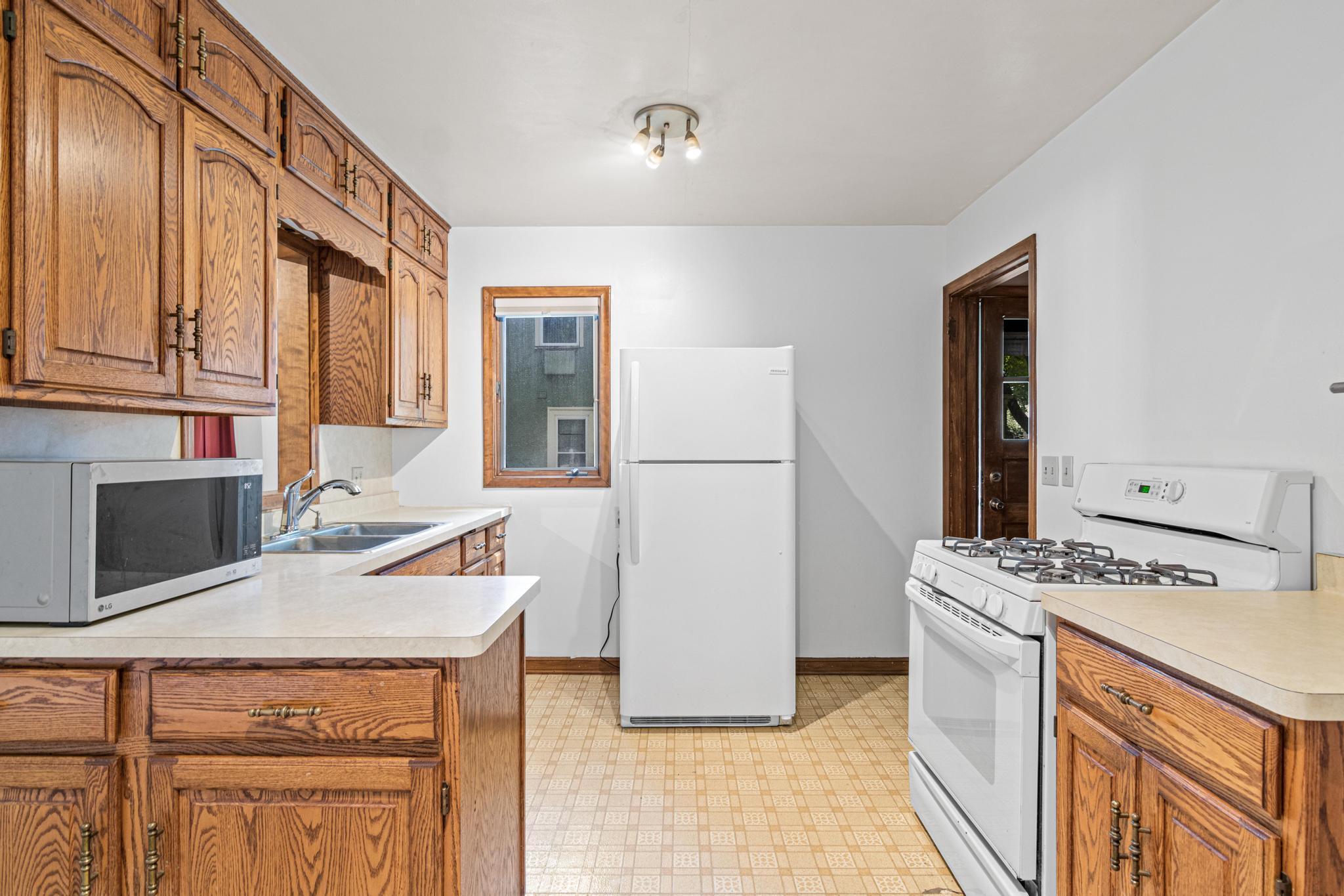 View of Residential at 3647 28th Avenue, Minneapolis MN 55406, Minneapolis (7 of 28) - Mike Wilen | Minnesota Team Real Estate
