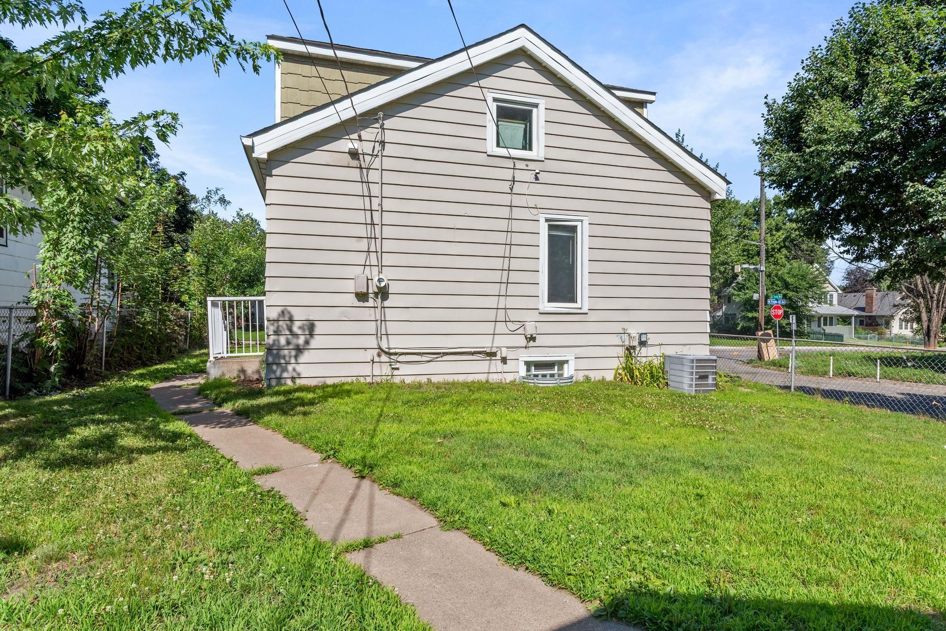 View of Residential at 3858 Fremont Avenue, Minneapolis MN 55412, Minneapolis (15 of 17) - Mike Wilen | Minnesota Team Real Estate