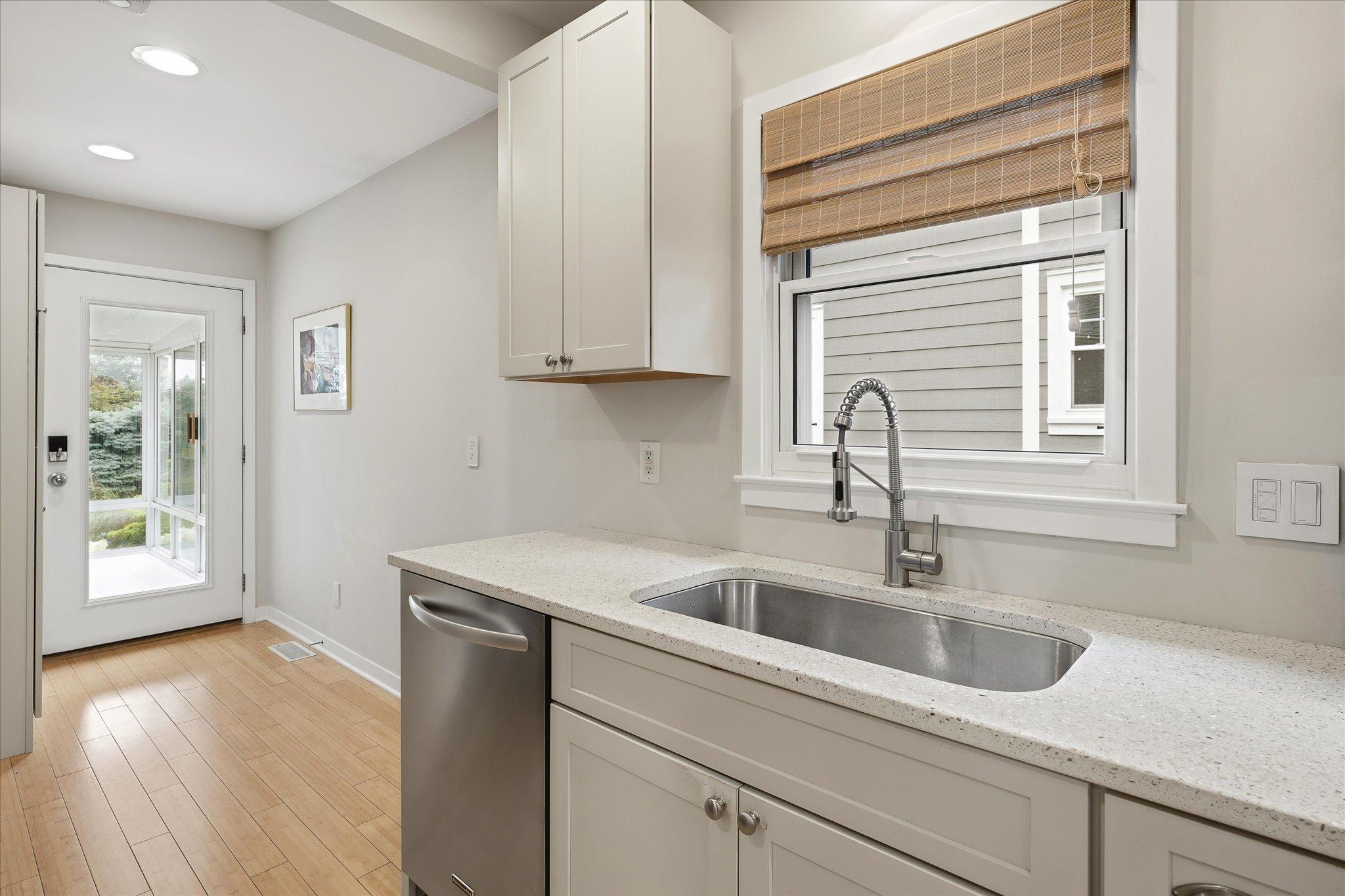 View of Residential at 1264 Hoyt Avenue, Saint Paul MN 55108, Saint Paul (9 of 27) - Mike Wilen | Minnesota Team Real Estate