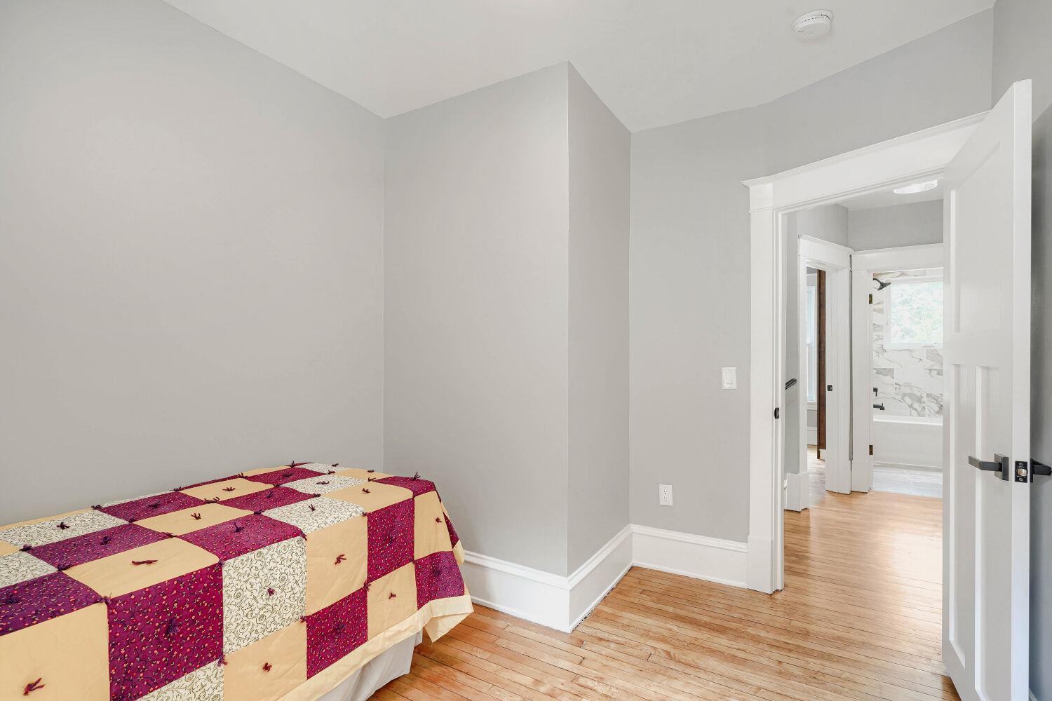 View of Residential at 2615 Columbus Avenue, Minneapolis MN 55407, Minneapolis (19 of 31) - Mike Wilen | Minnesota Team Real Estate
