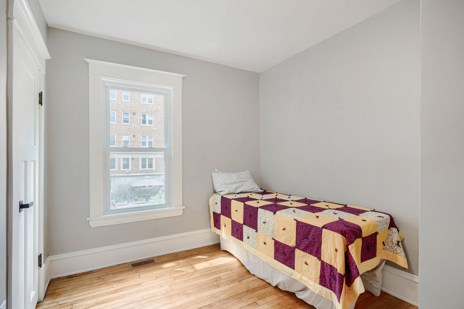 View of Residential at 2615 Columbus Avenue, Minneapolis MN 55407, Minneapolis (18 of 31) - Mike Wilen | Minnesota Team Real Estate