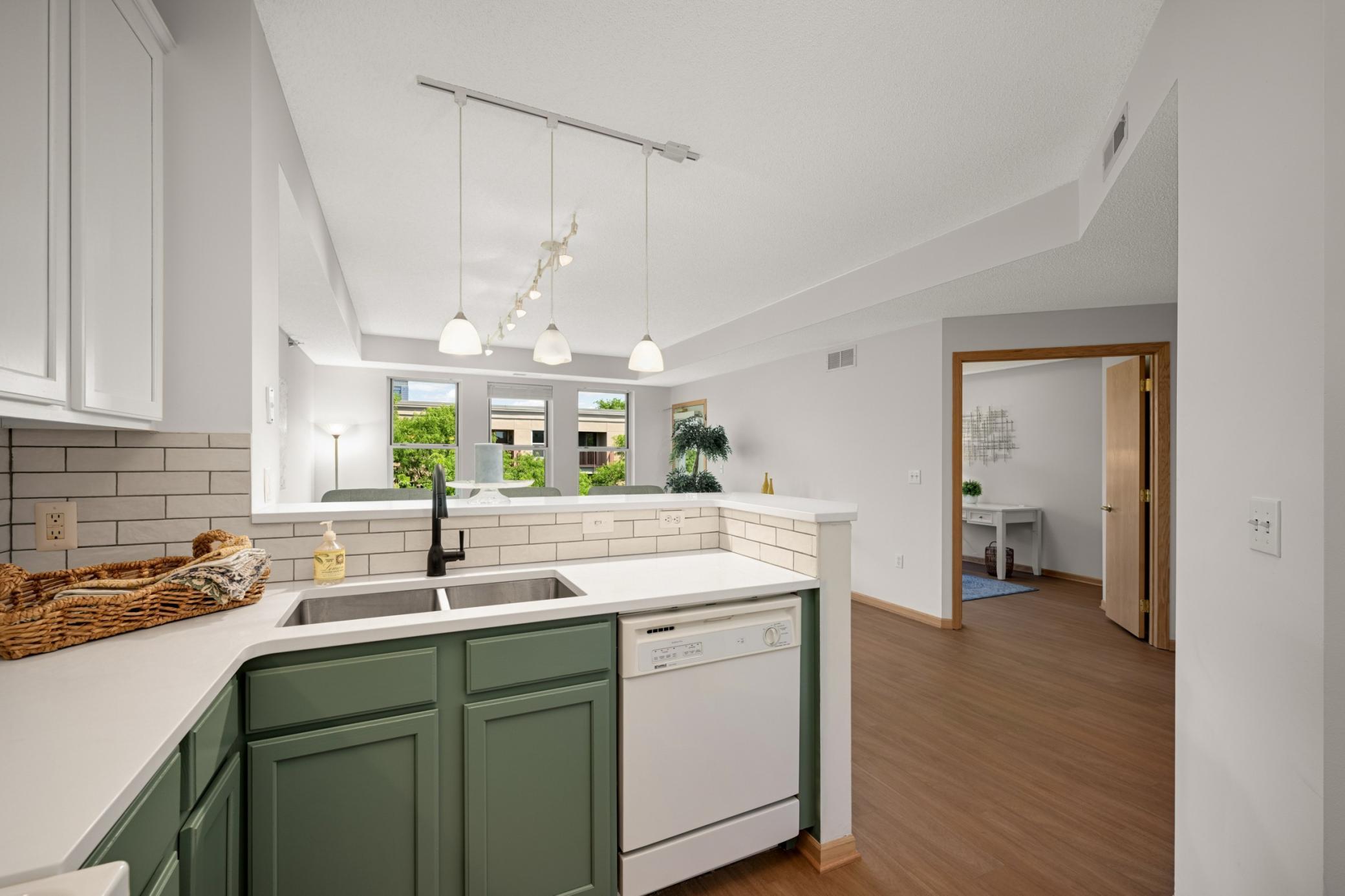 View of Residential at 600 2nd Street #405, Minneapolis MN 55401, Minneapolis (11 of 32) - Mike Wilen | Minnesota Team Real Estate