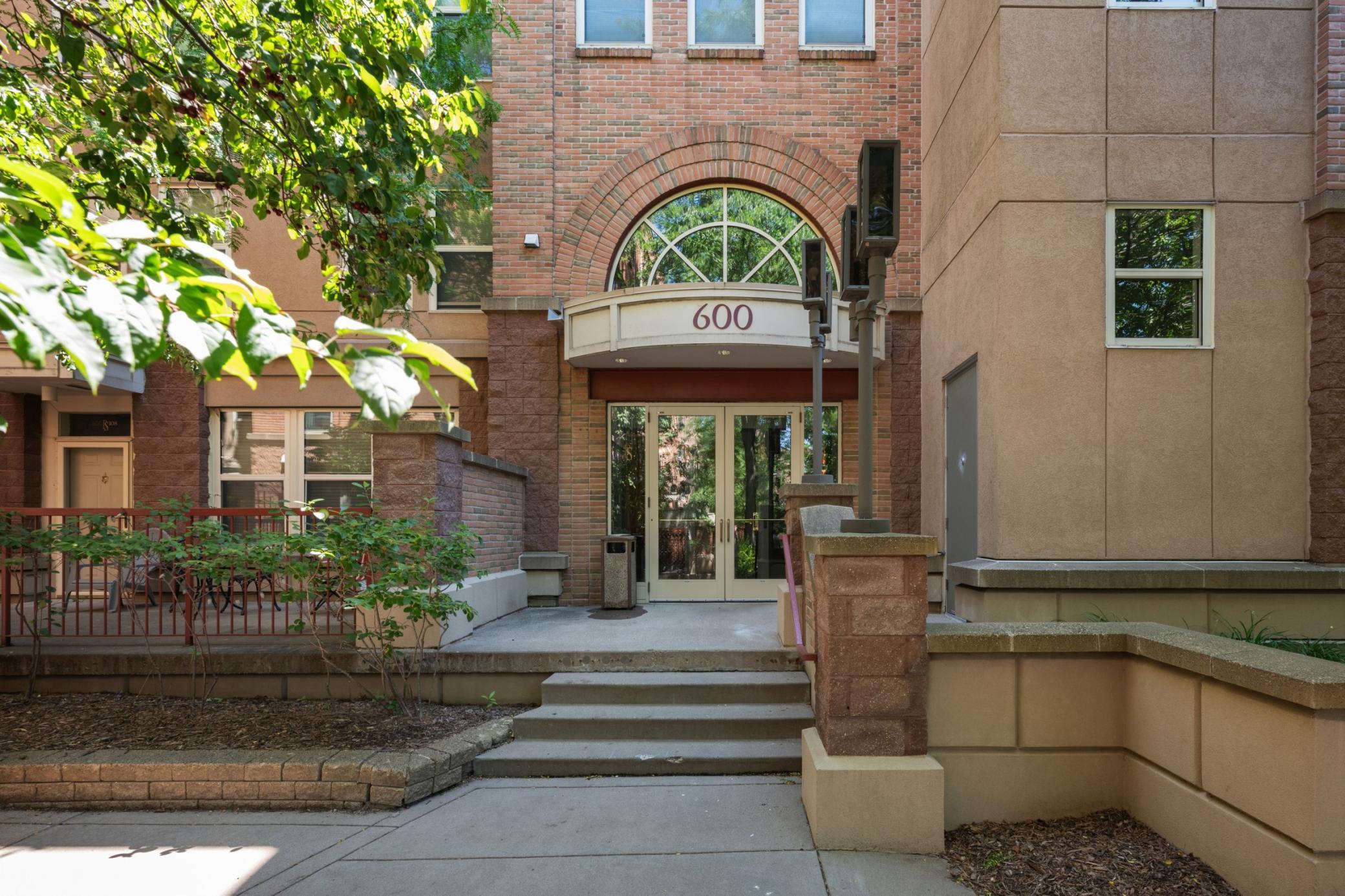 View of Residential at 600 2nd Street #405, Minneapolis MN 55401, Minneapolis (27 of 32) - Mike Wilen | Minnesota Team Real Estate
