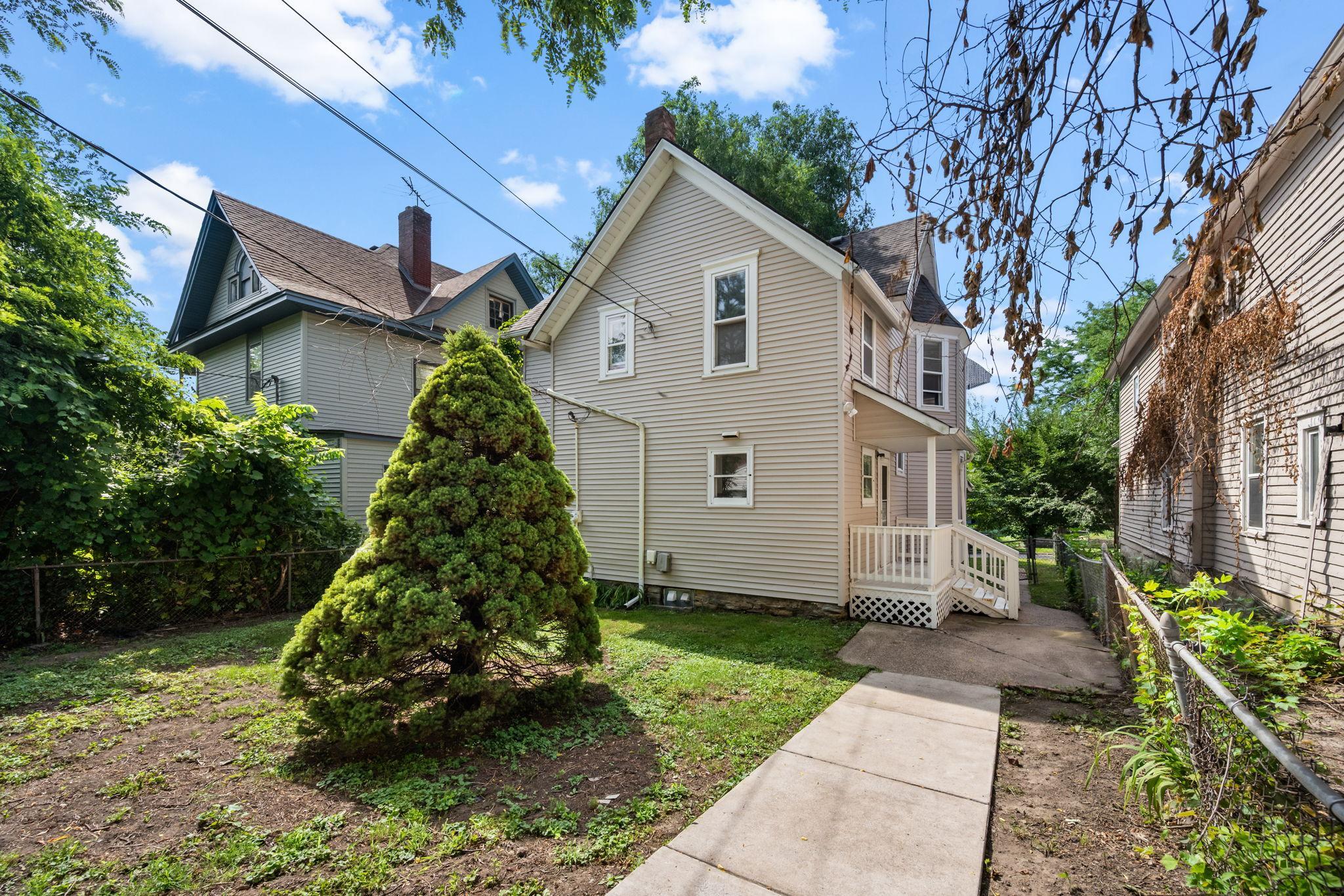 View of Residential at 835 3rd Street, Saint Paul MN 55106, Saint Paul (38 of 46) - Mike Wilen | Minnesota Team Real Estate
