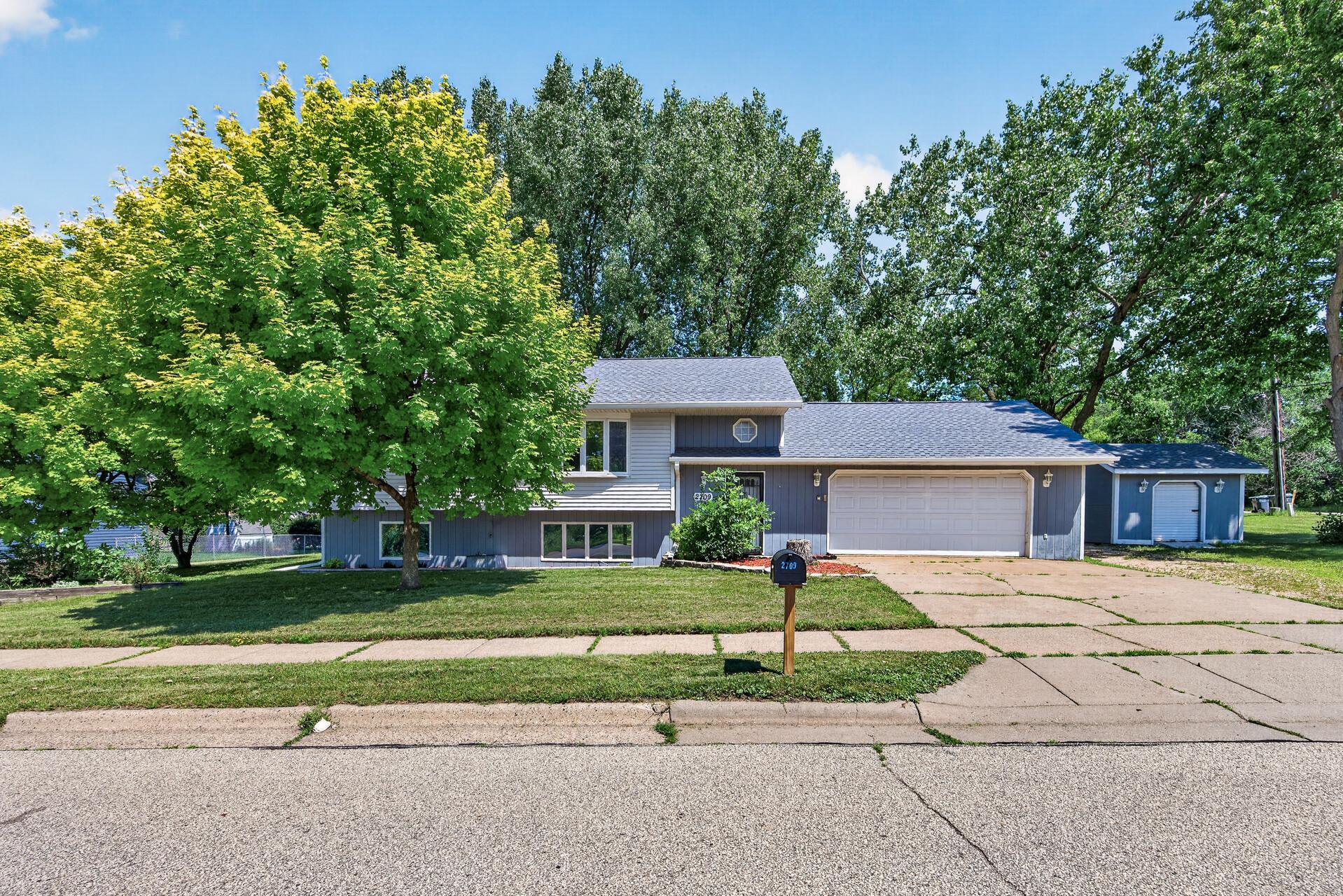 View of Residential at 2709 Holloway Avenue, North Saint Paul MN 55109, North Saint Paul (3 of 37) - Mike Wilen | Minnesota Team Real Estate